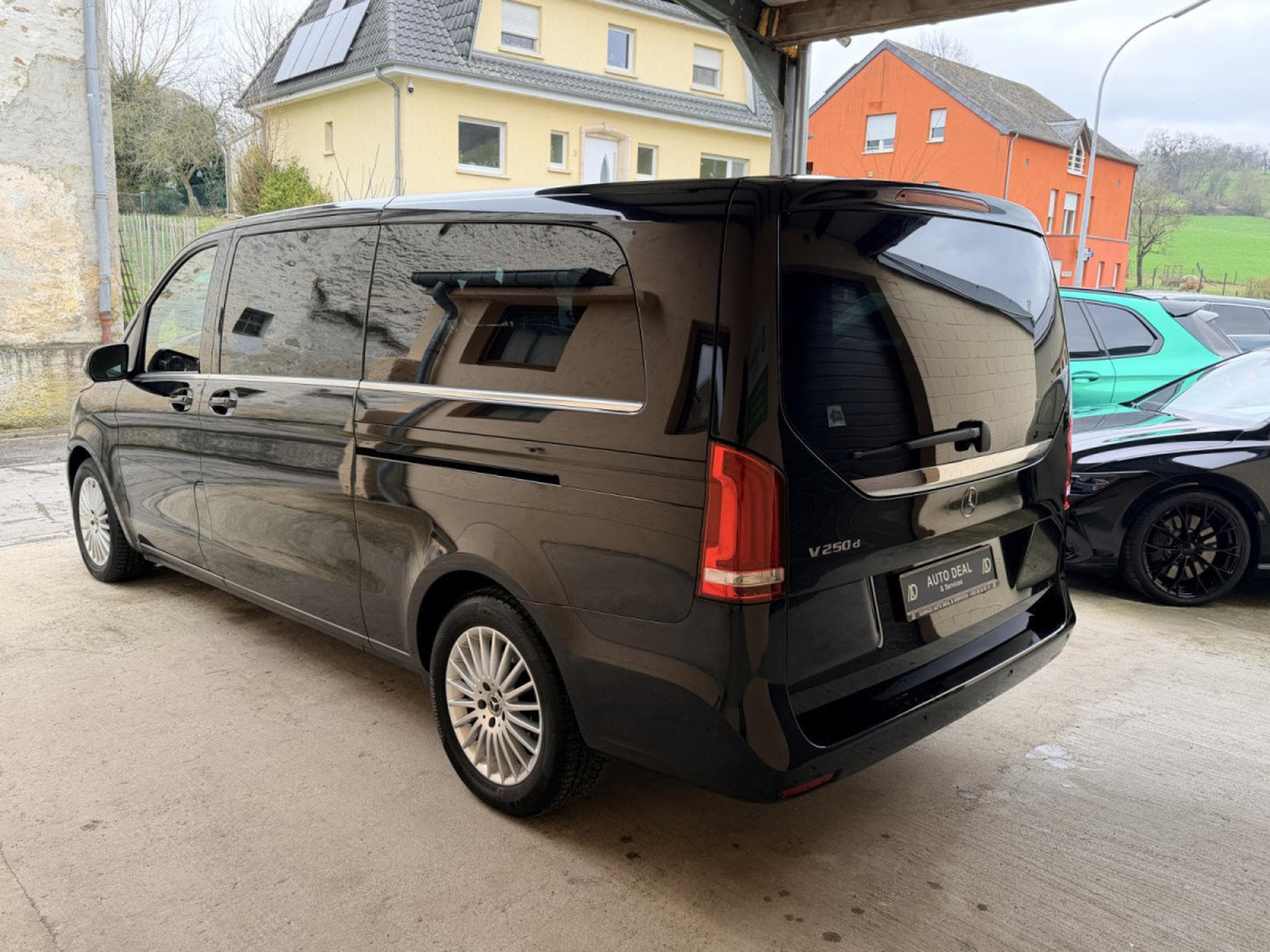 Mercedes V 250 d Avangarde Pack-Sport EXTRA LONG 360°  8 Places 190cv (2020) - Photo 4