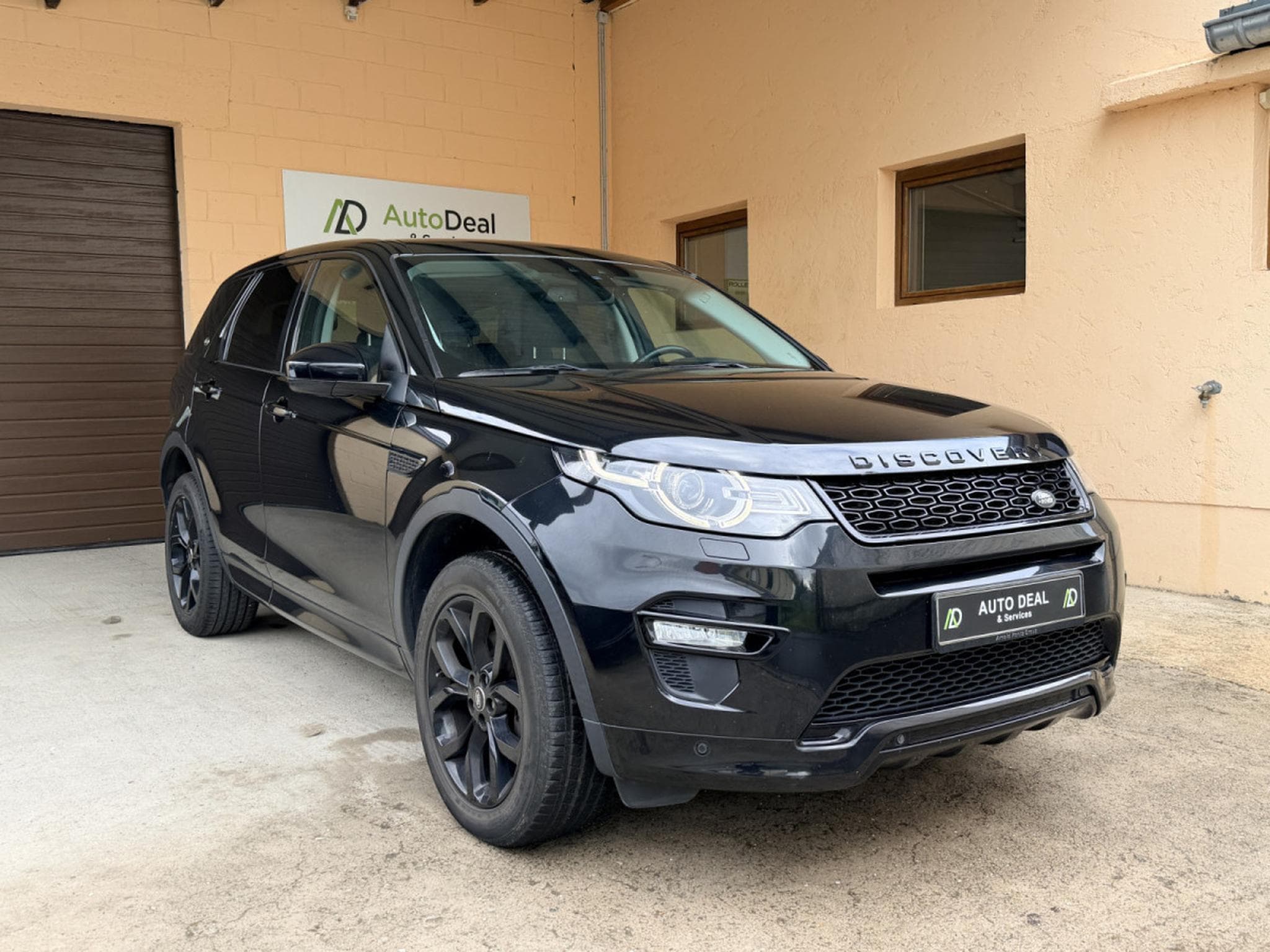 Land-Rover Discovery Sport Si4 240 HSE Automatique Panorama  7 places 241cv (2019) - Photo 1