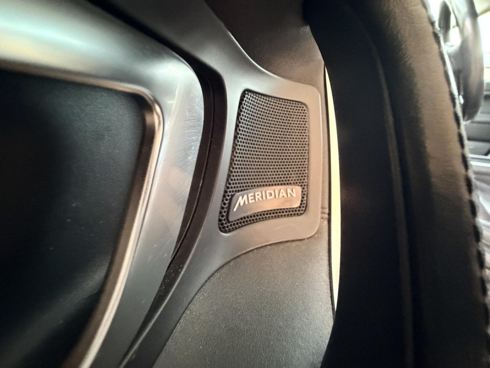 Land-Rover Discovery Sport Si4 240 HSE Automatique Panorama  7 places 241cv (2019) - Photo 11