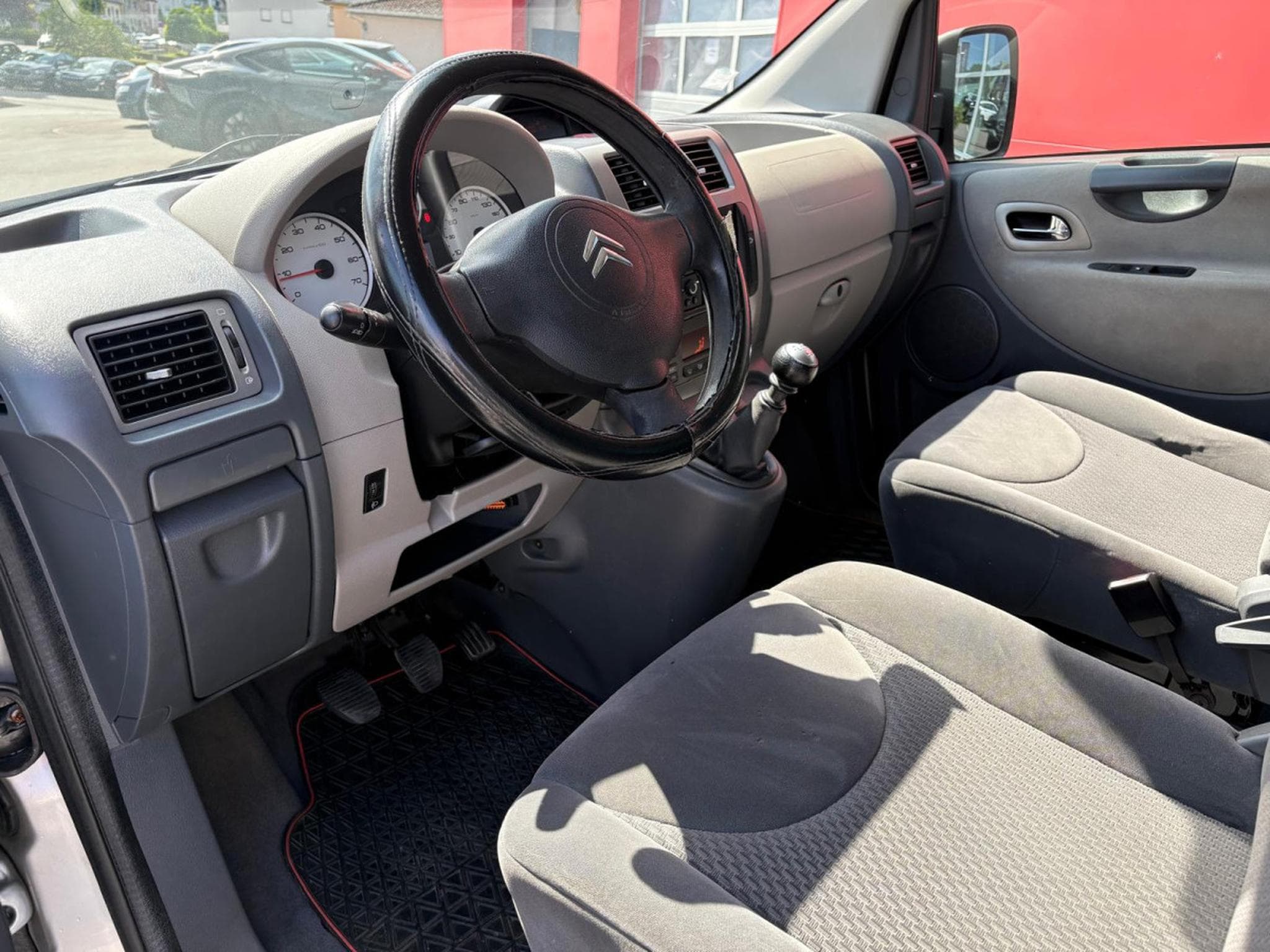 Citroën Jumpy 2.0 LITRES HDI 120 8 PLACES (2012) - Photo 8