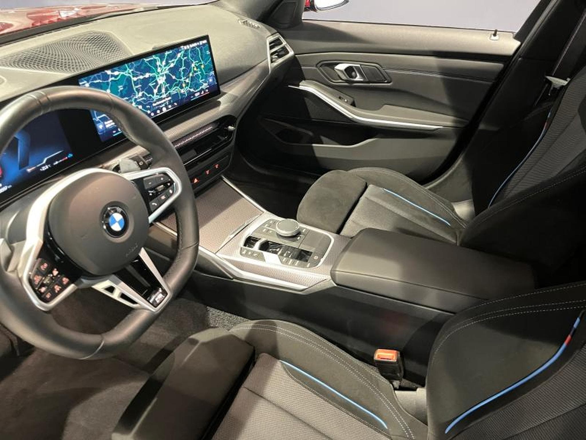 BMW 320 320d xDrive Touring M Sport (2025) - Photo 10