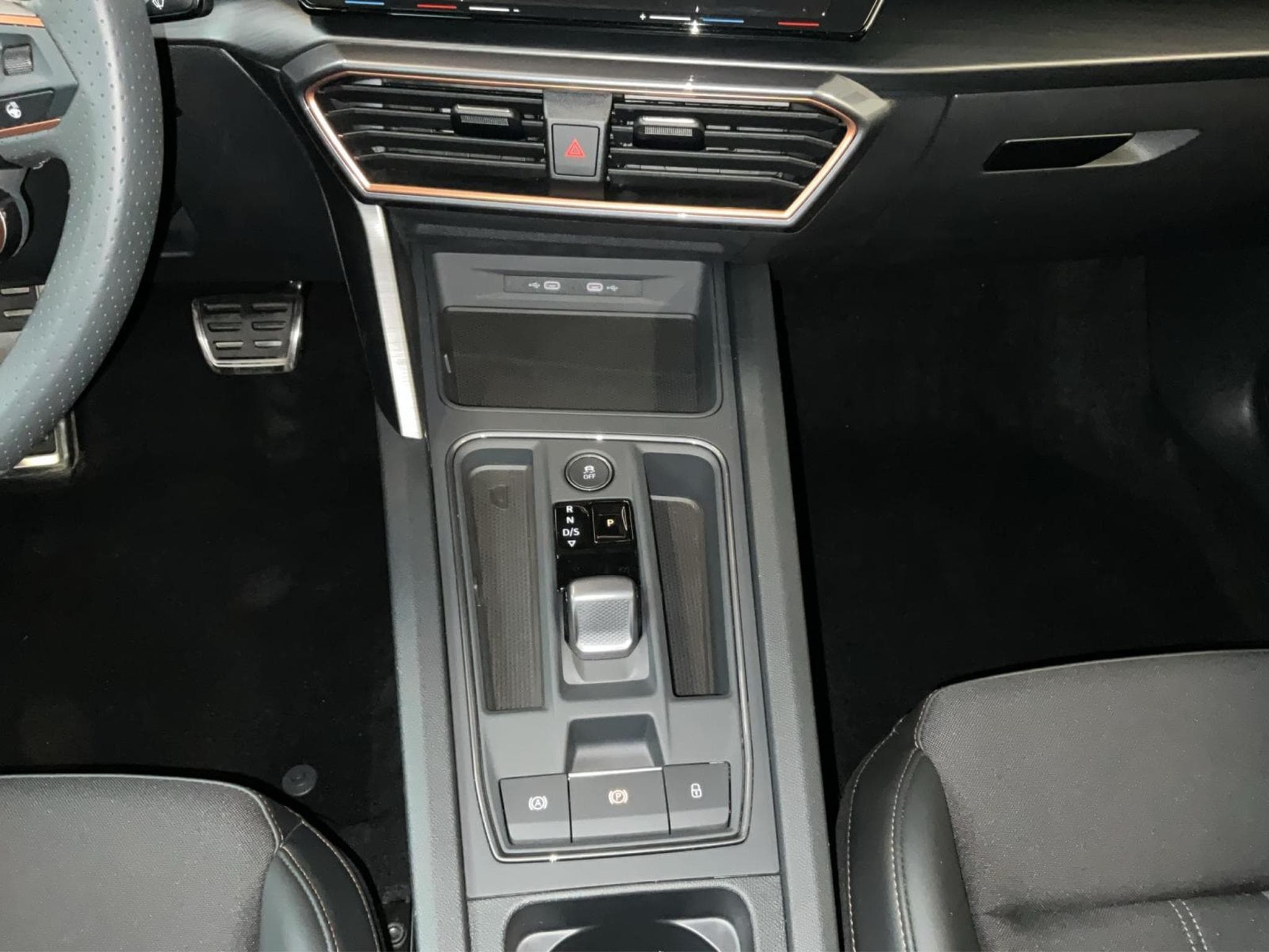 Cupra Formentor VZ+DSG+4Drive+Pano+Navi (2024) - Photo 12