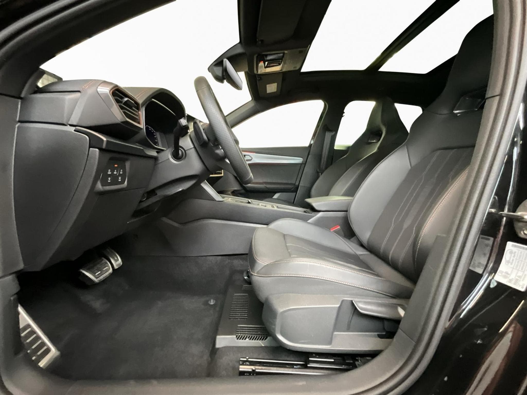 Cupra Formentor VZ+DSG+4Drive+Pano+Navi (2024) - Photo 9