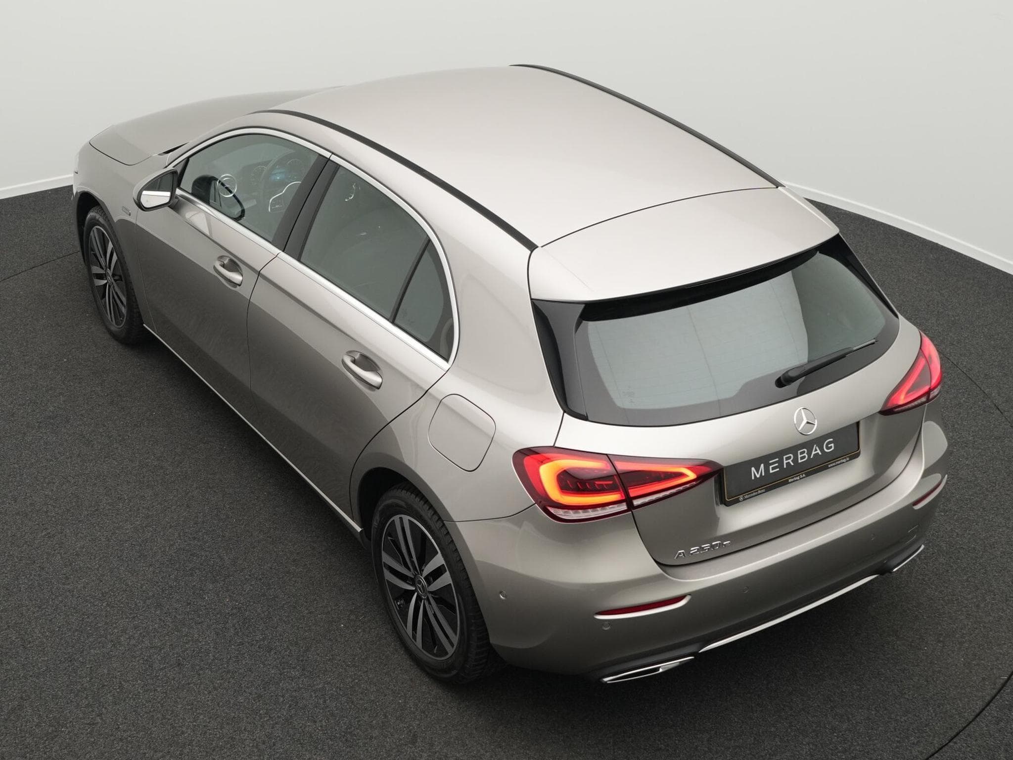 Mercedes A 250 e (2020) - Photo 11