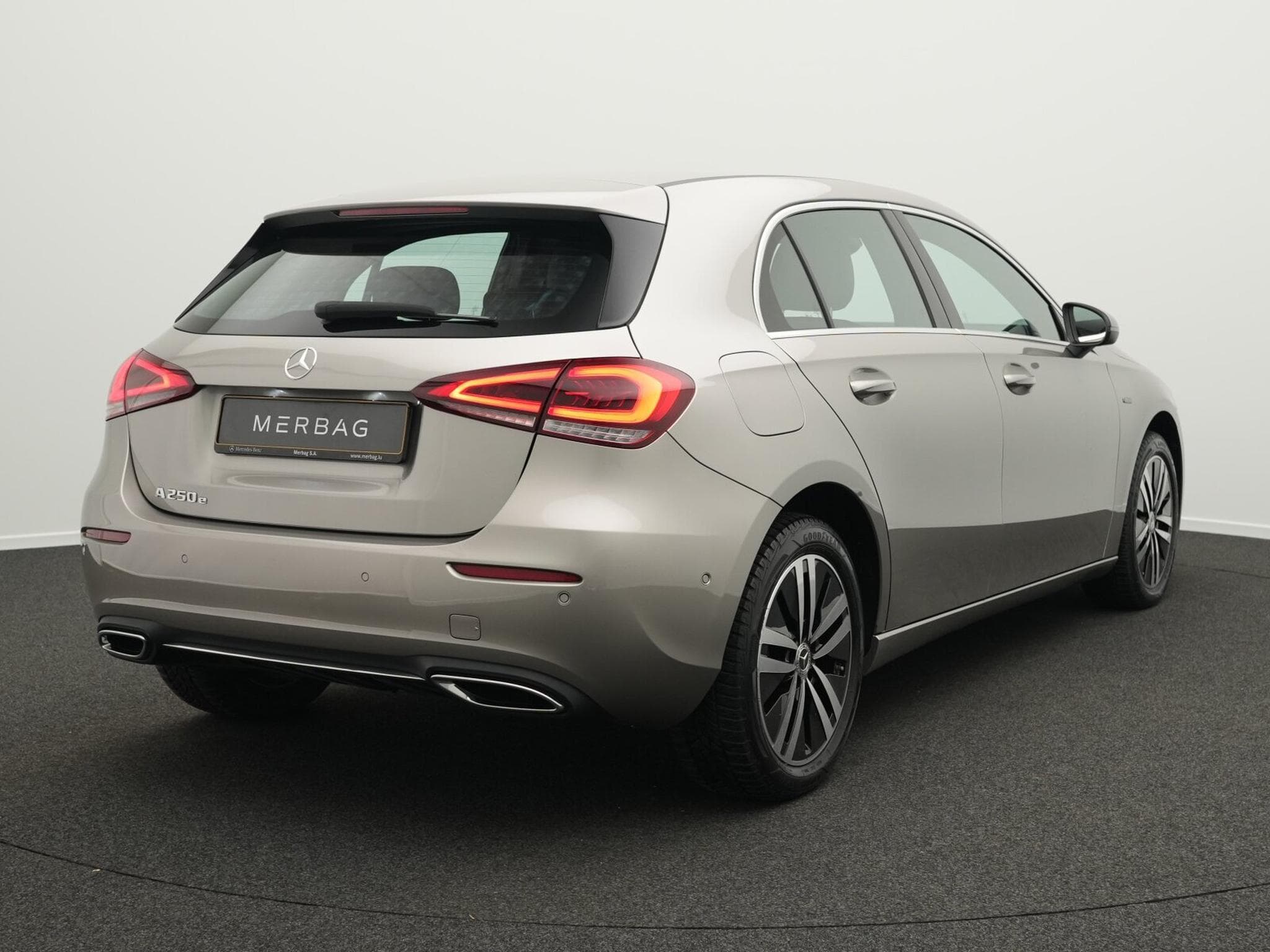 Mercedes A 250 e (2020) - Photo 3