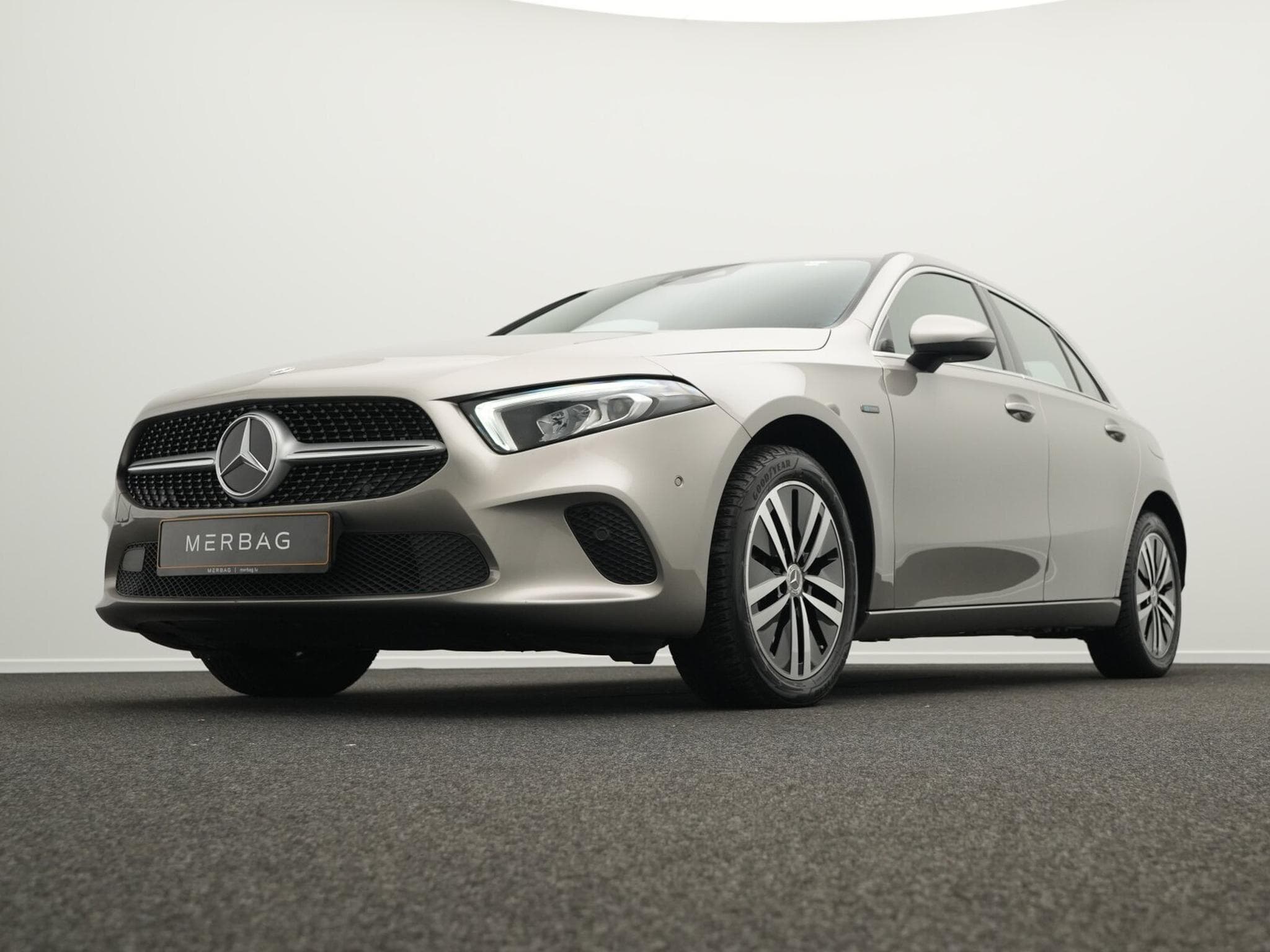 Mercedes A 250 e (2020) - Photo 8