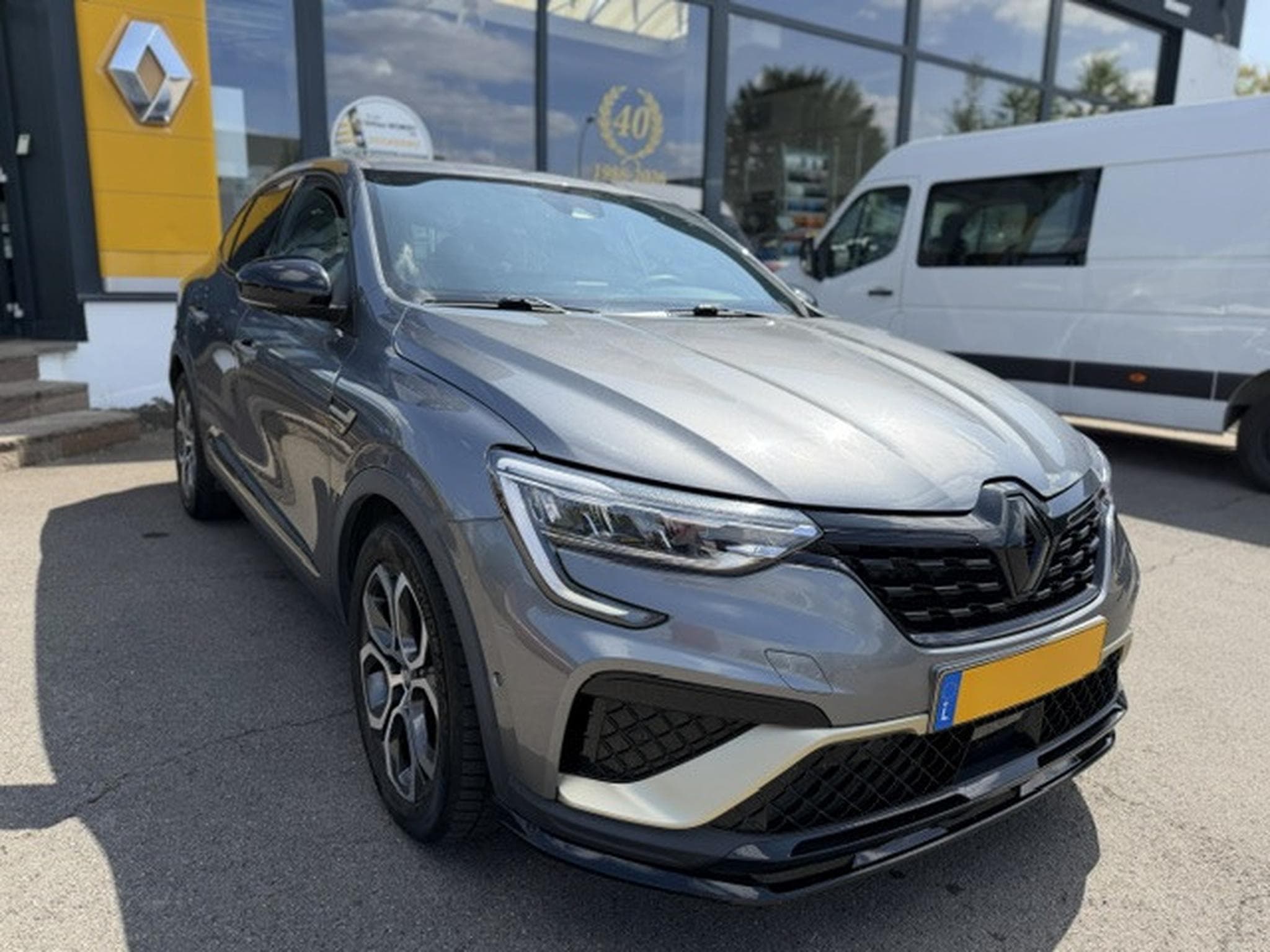 Renault Arkana E-TECH FASTTRACK 145 (2023) - Photo 2