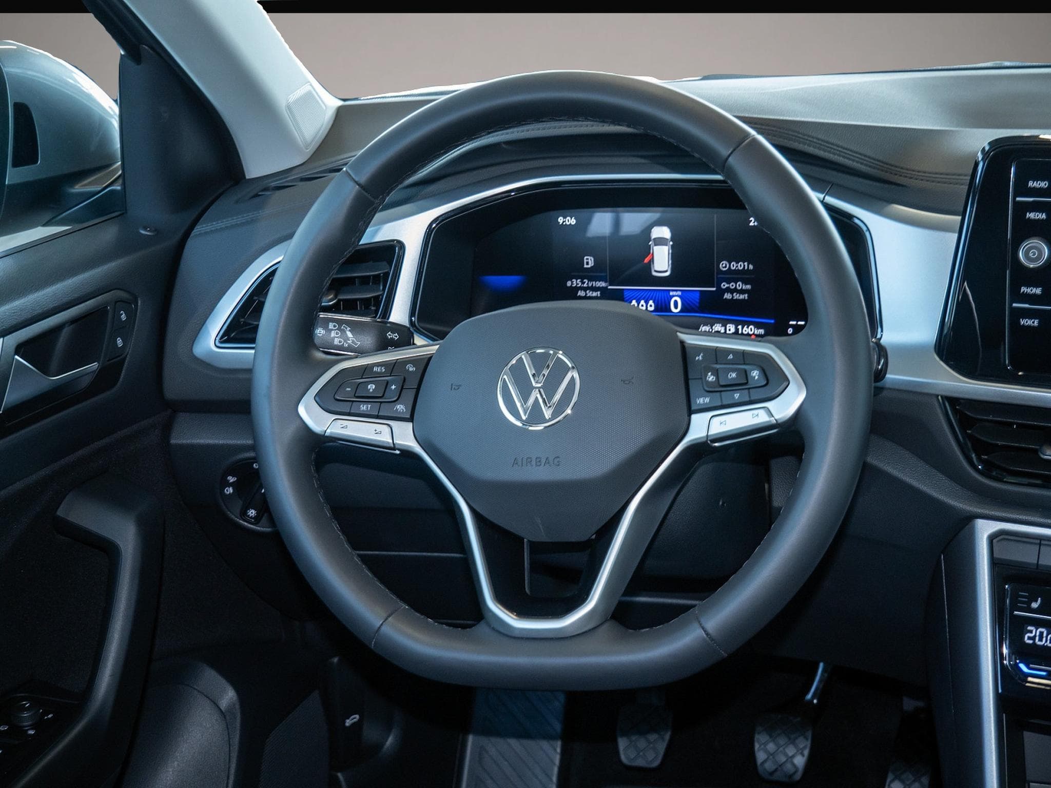 VW T-Roc (2024) - Photo 6