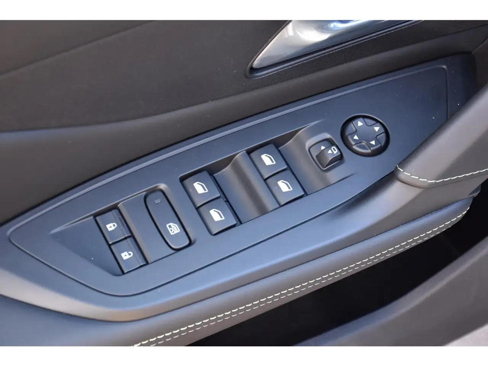 Peugeot 308 (2024) - Photo 25