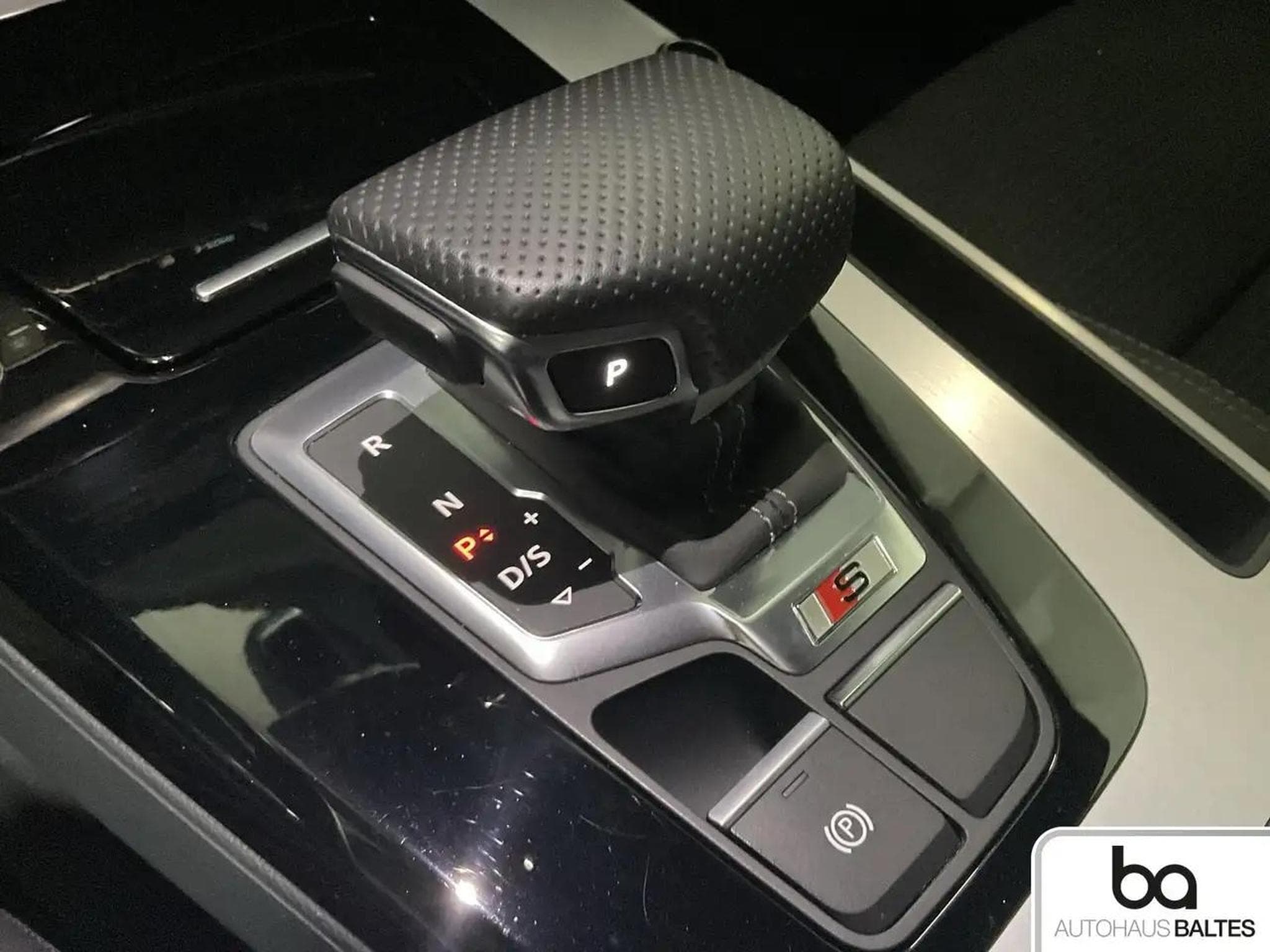 Audi SQ5 (2023) - Photo 12