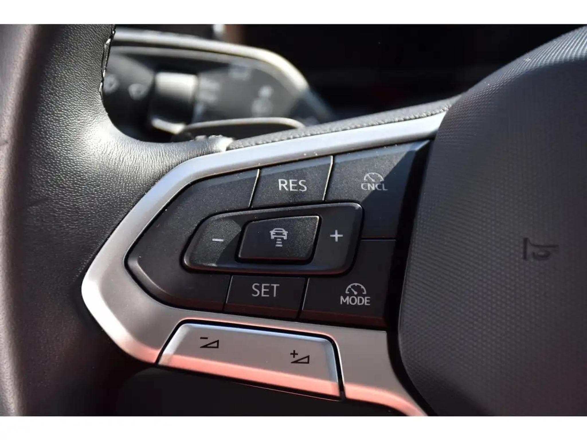 VW Passat (2025) - Photo 22