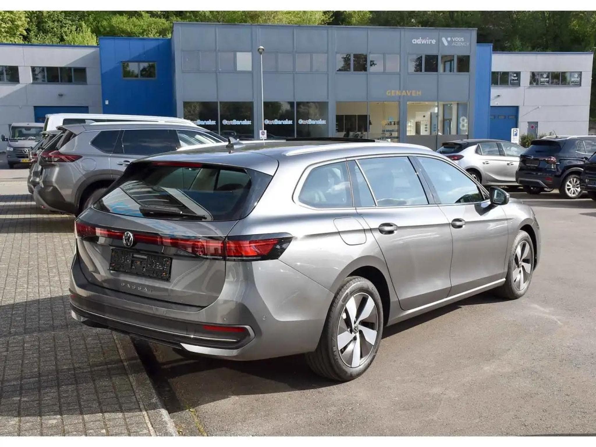 VW Passat (2025) - Photo 4