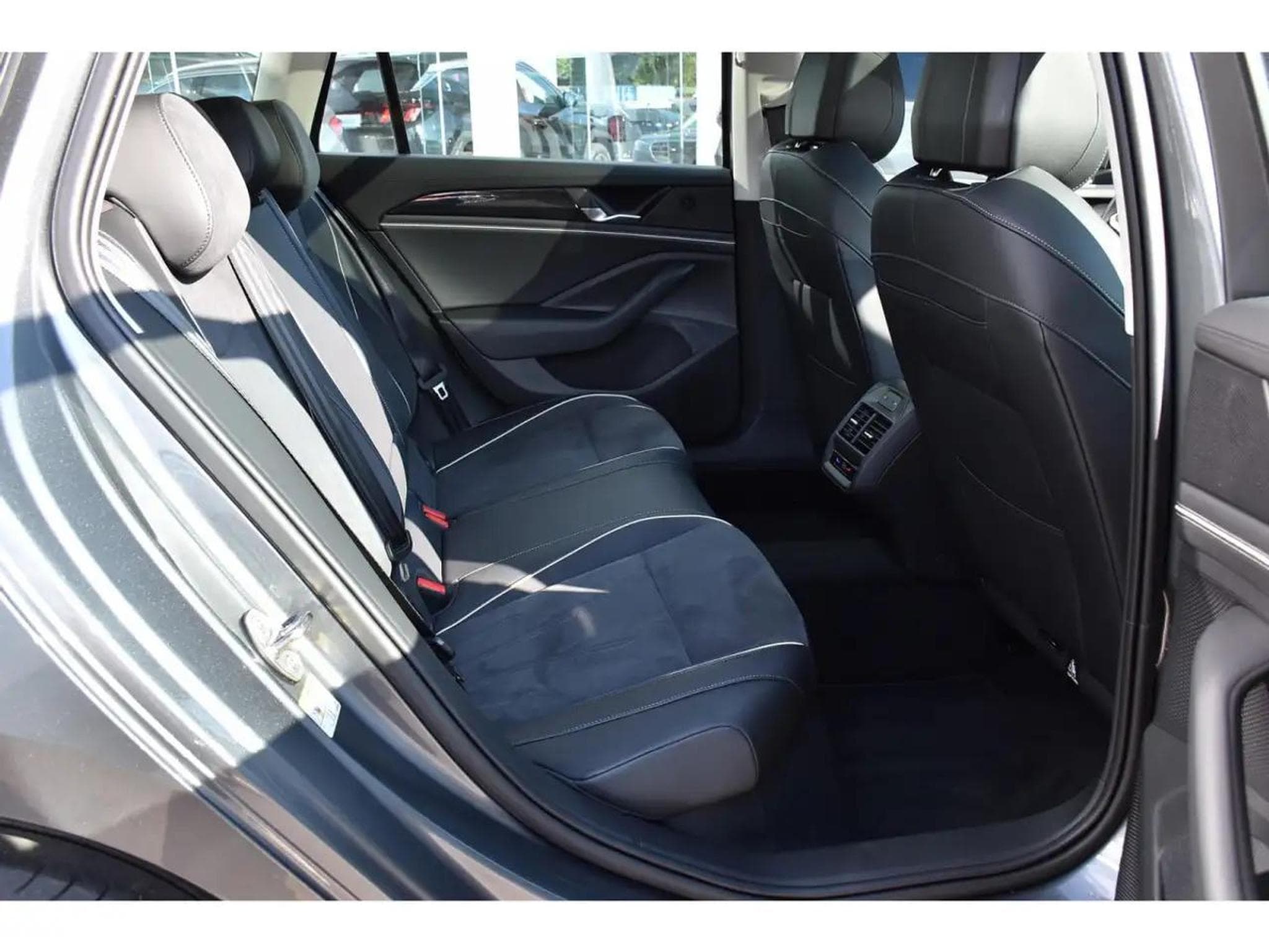 VW Passat (2025) - Photo 8