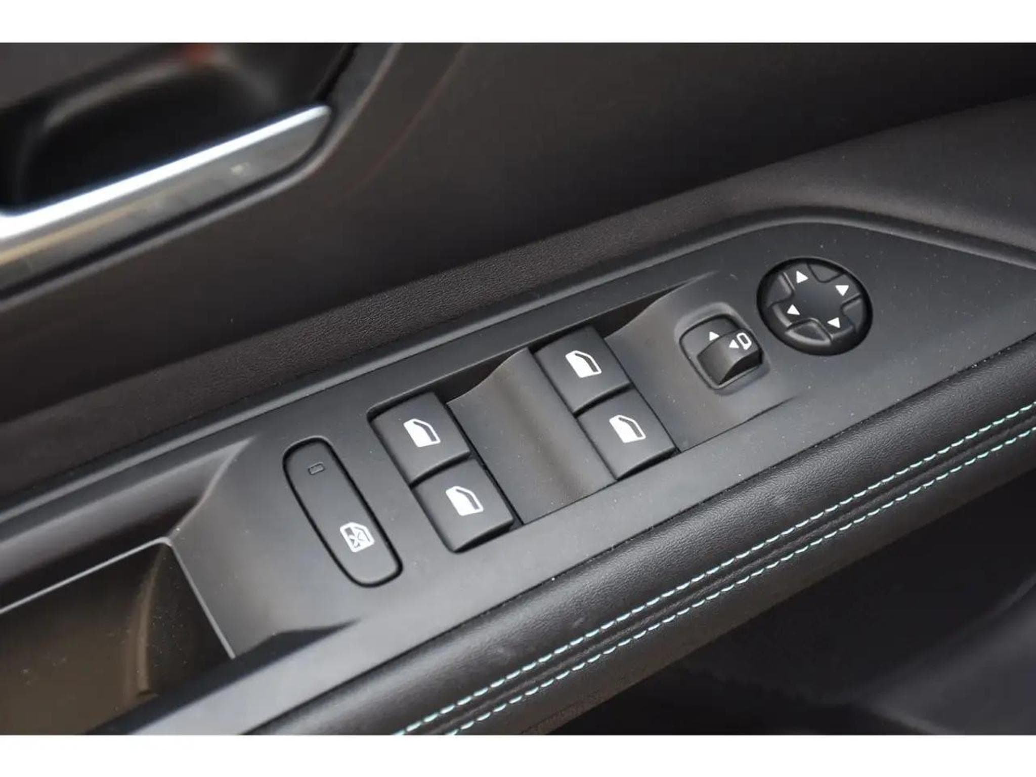 Peugeot 3008 (2024) - Photo 19