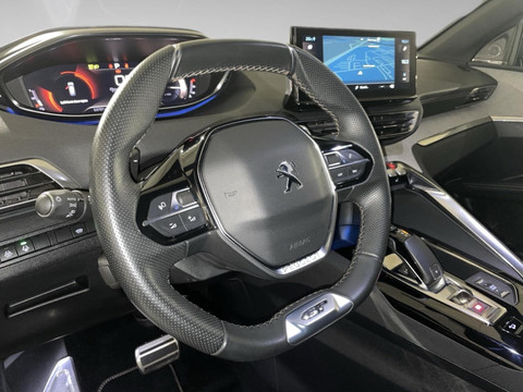 Peugeot 5008 2.0 BlueHDi 130kW S&S EAT8 GT Pack (2022) - Photo 8