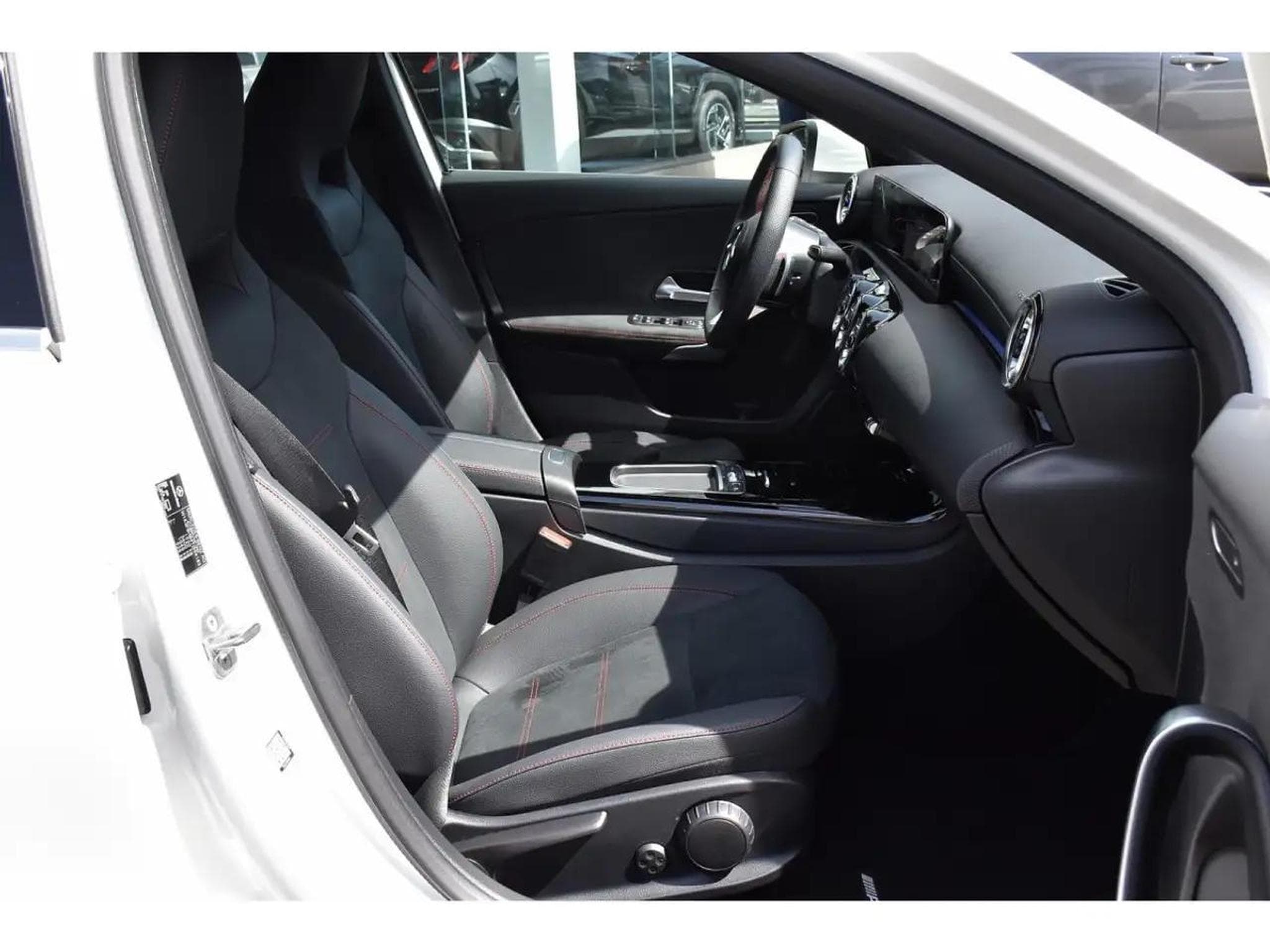 Mercedes GLA 200 (2025) - Photo 7