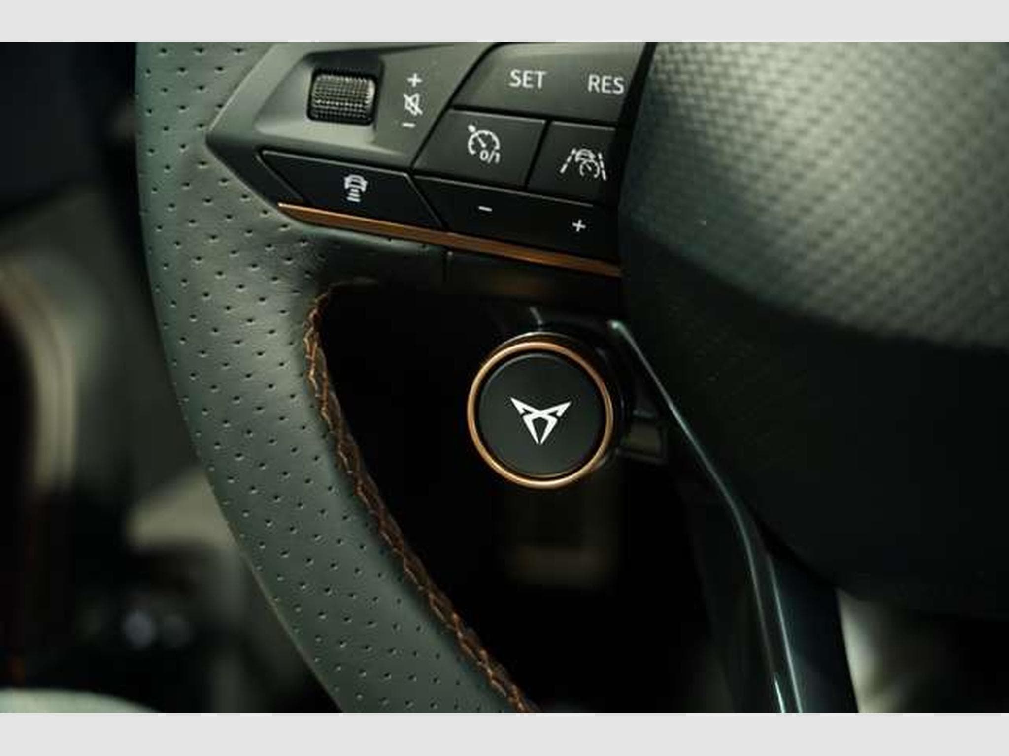 CUPRA Leon Sportstourer e-Hybrid 2.H *19 *Pano *ACC (2020) - Photo 33