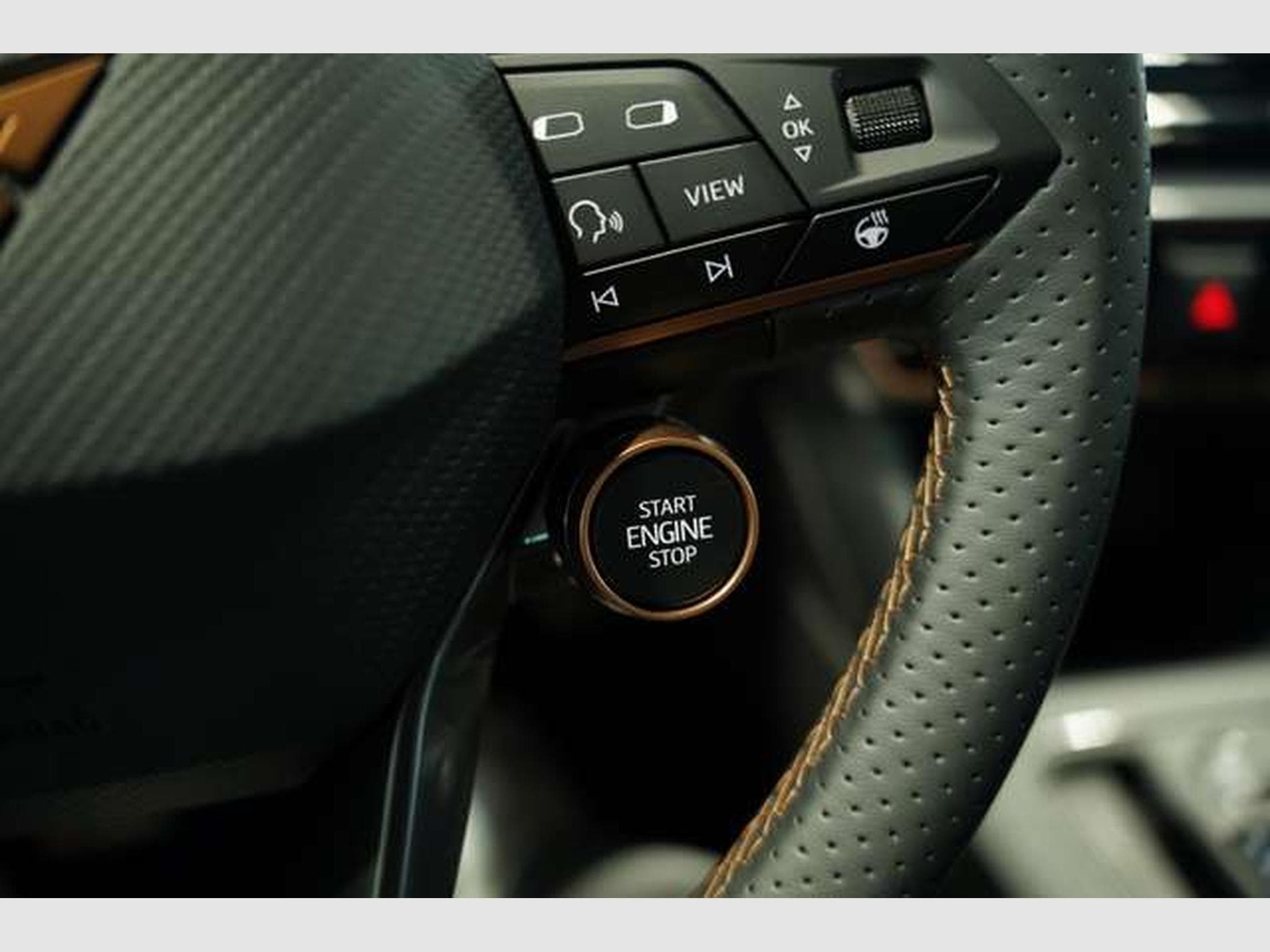 CUPRA Leon Sportstourer e-Hybrid 2.H *19 *Pano *ACC (2020) - Photo 35