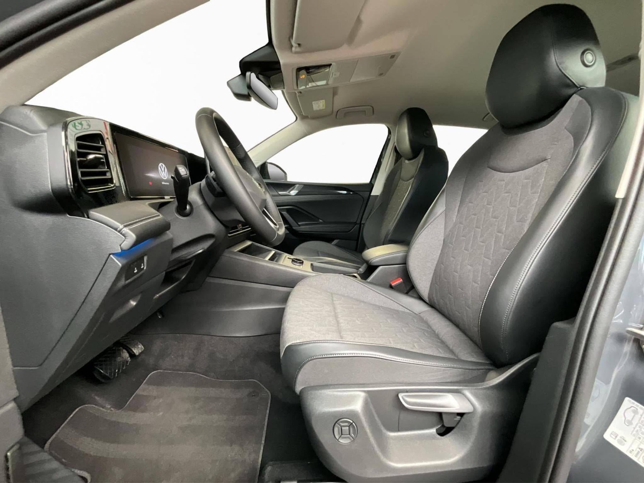 VW Tiguan Life+DSG+P.Info.+AHK+LED+Navi (2025) - Photo 11