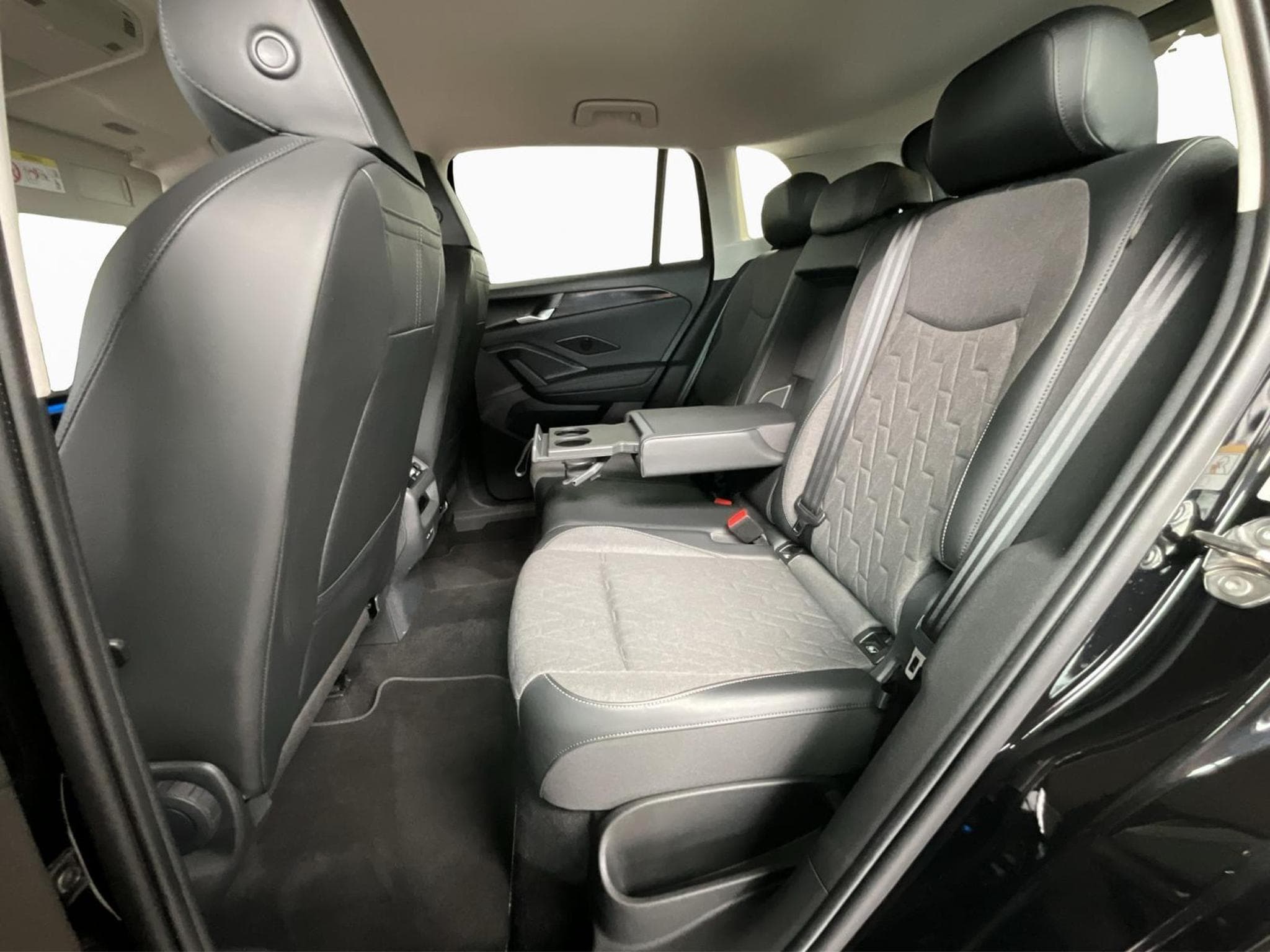 VW Tiguan Life+DSG+P.Info.+AHK+LED+Navi (2025) - Photo 17