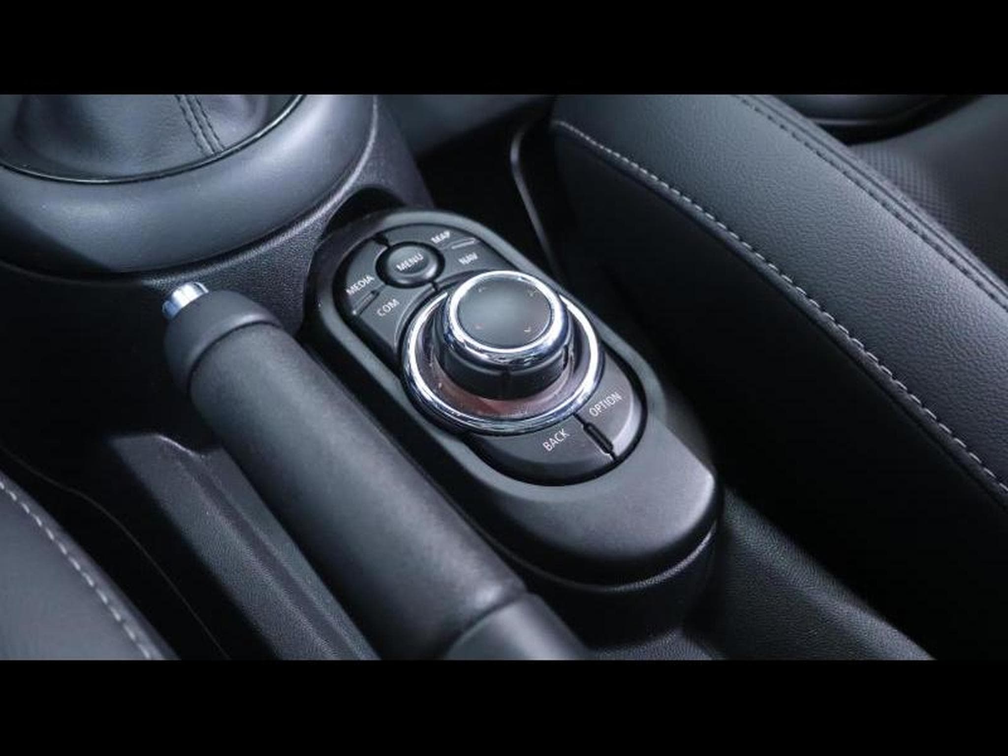 MINI Cooper 136 Hatch Stptronic (2022) - Photo 19