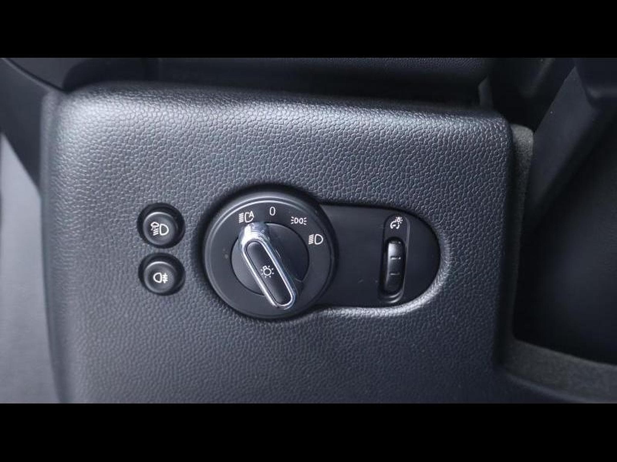 MINI Cooper 136 Hatch Stptronic (2022) - Photo 28