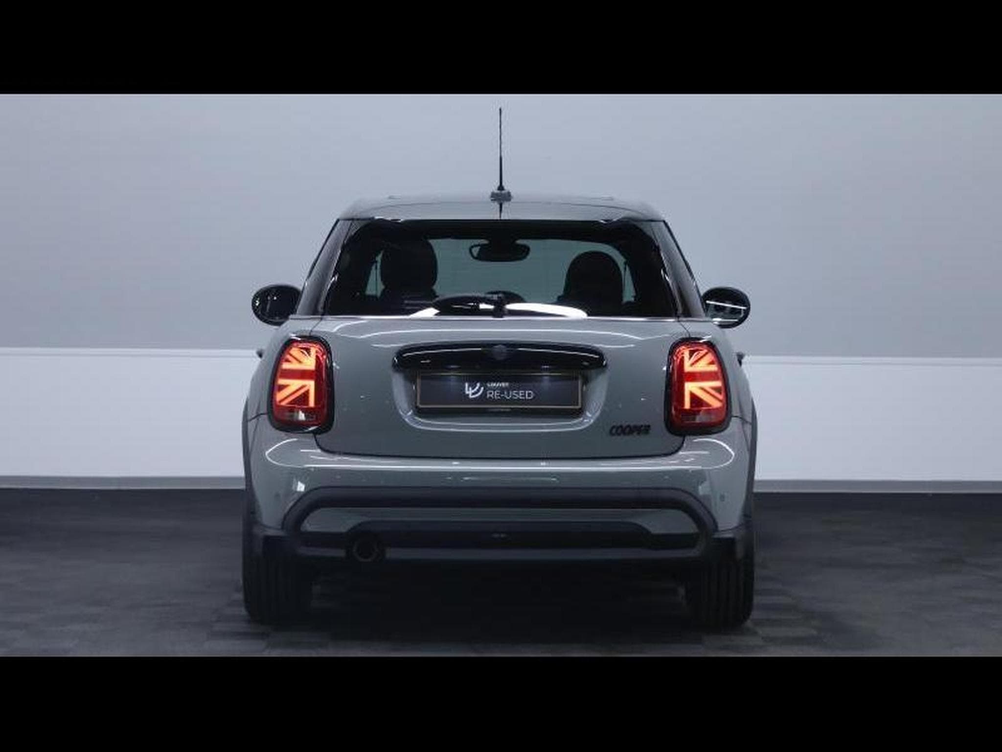 MINI Cooper 136 Hatch Stptronic (2022) - Photo 6