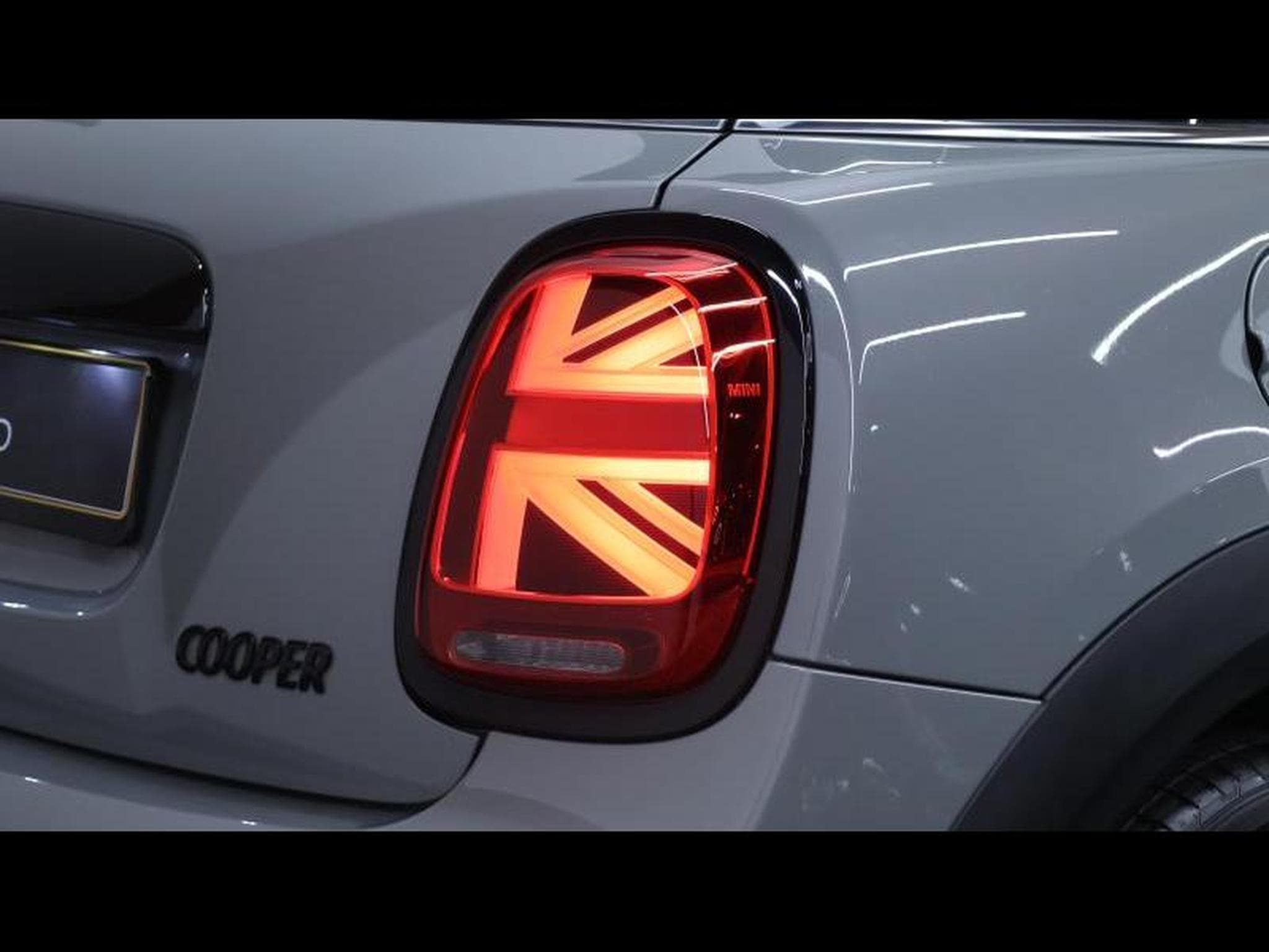 MINI Cooper 136 Hatch Stptronic (2022) - Photo 9