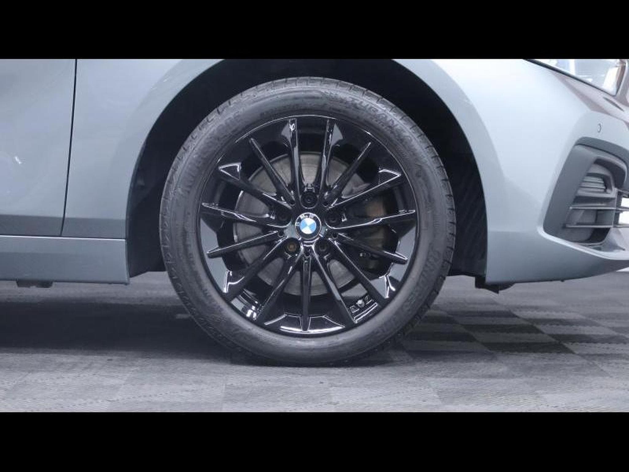 BMW 118 i 136cv Hatch Steptronic Advantage (2023) - Photo 10