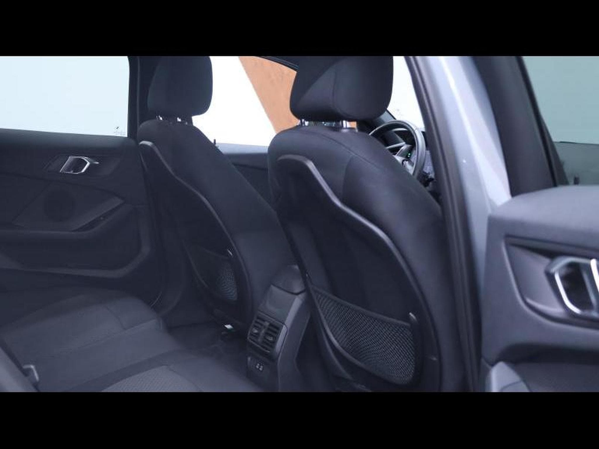 BMW 118 i 136cv Hatch Steptronic Advantage (2023) - Photo 13