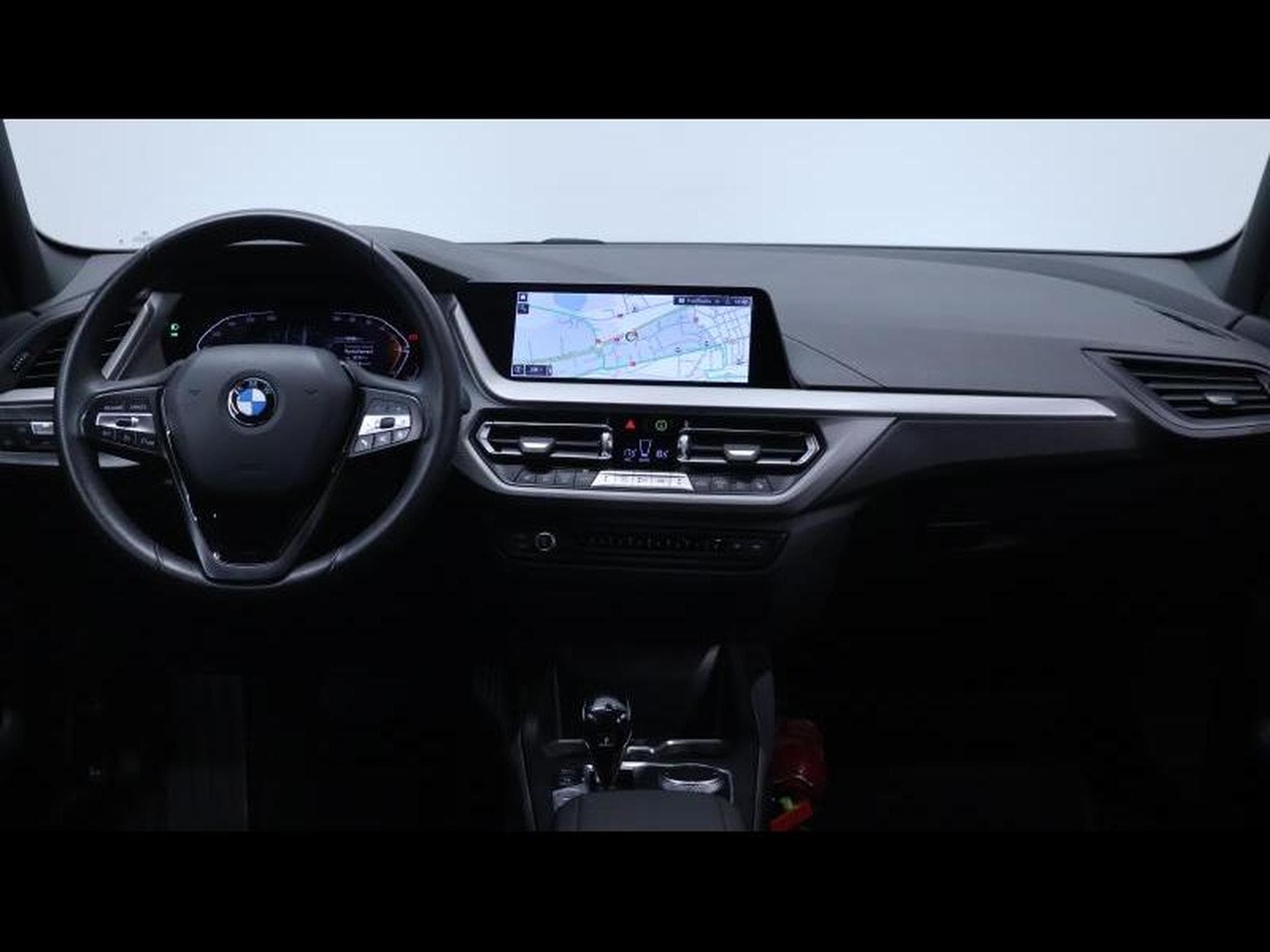 BMW 118 i 136cv Hatch Steptronic Advantage (2023) - Photo 15