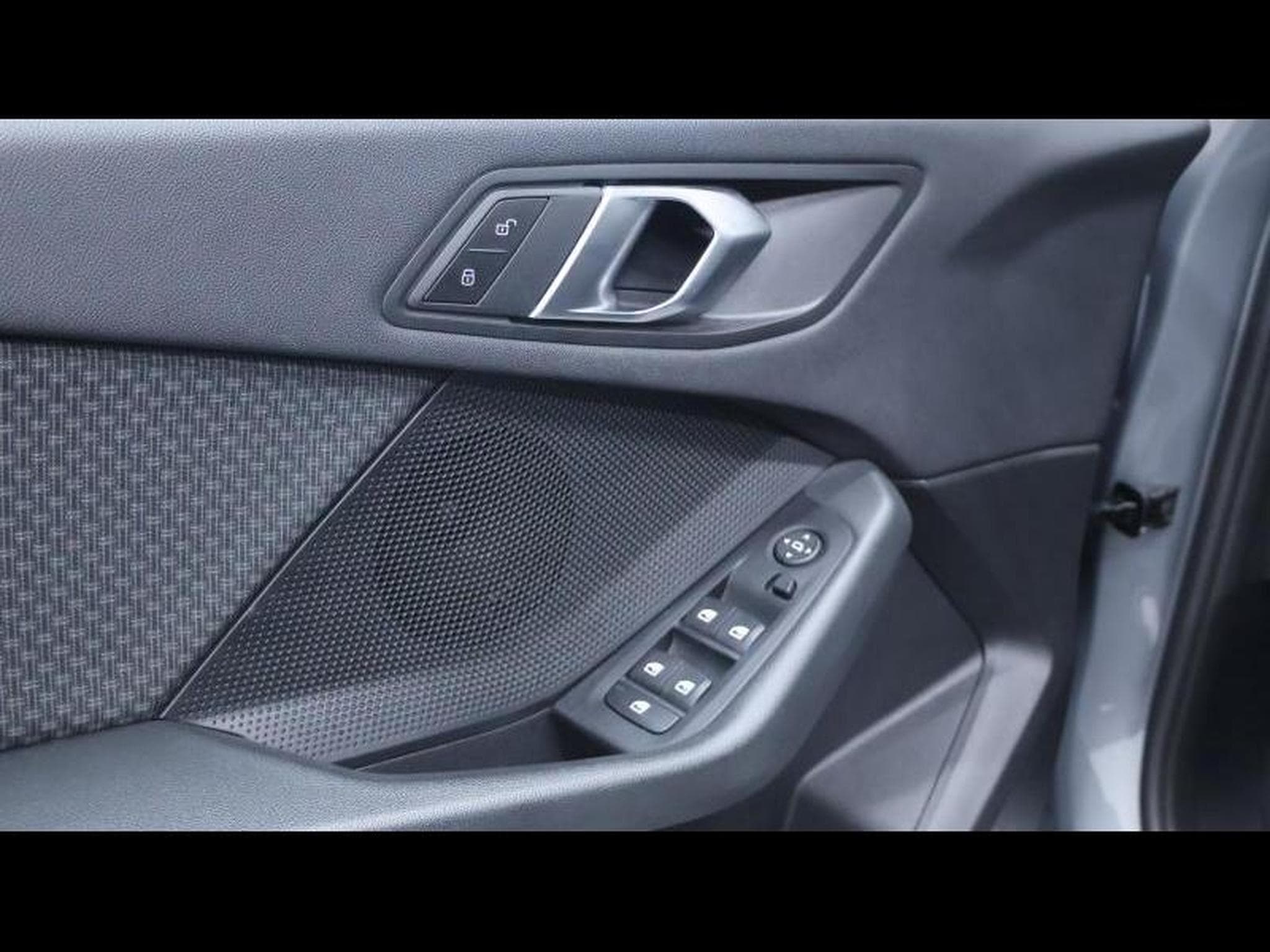 BMW 118 i 136cv Hatch Steptronic Advantage (2023) - Photo 24