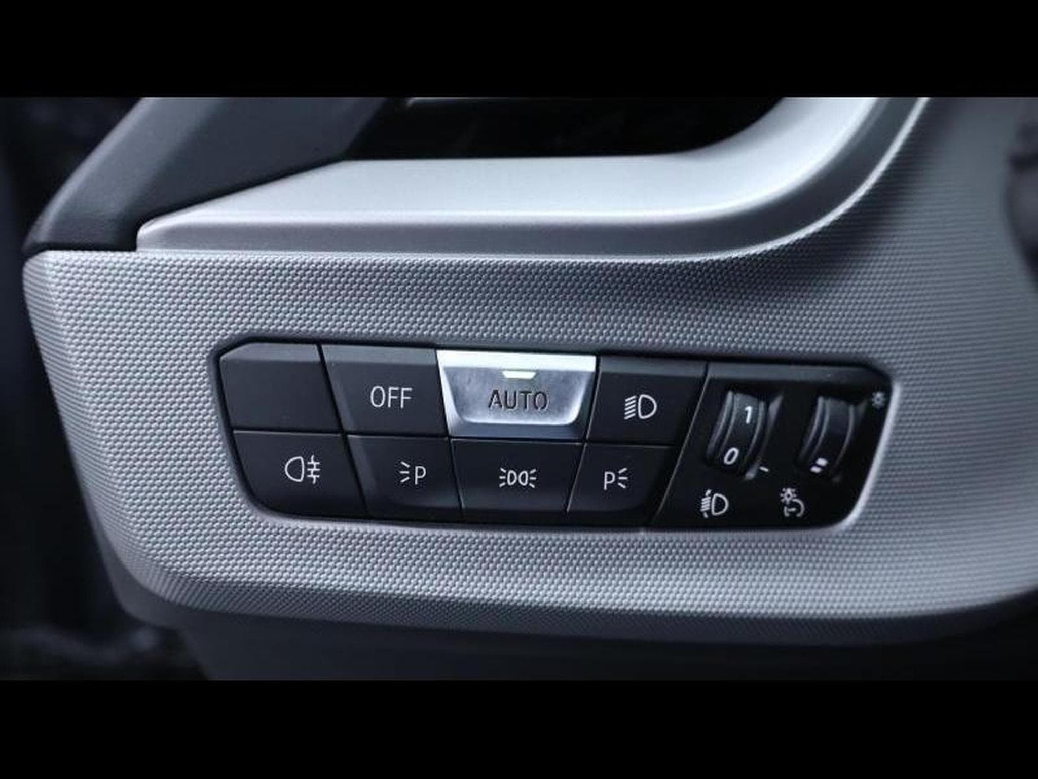 BMW 118 i 136cv Hatch Steptronic Advantage (2023) - Photo 26