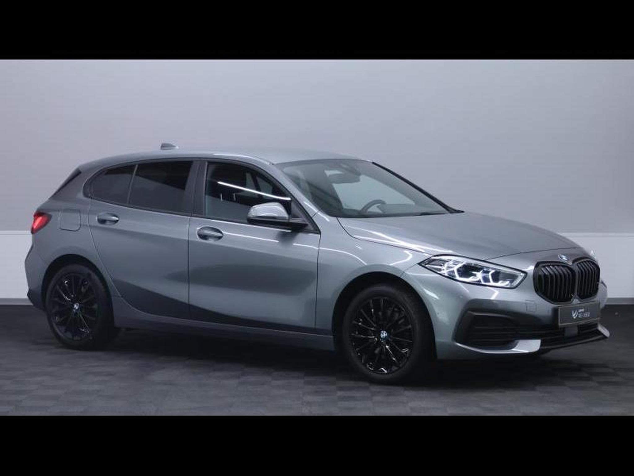BMW 118 i 136cv Hatch Steptronic Advantage (2023) - Photo 3
