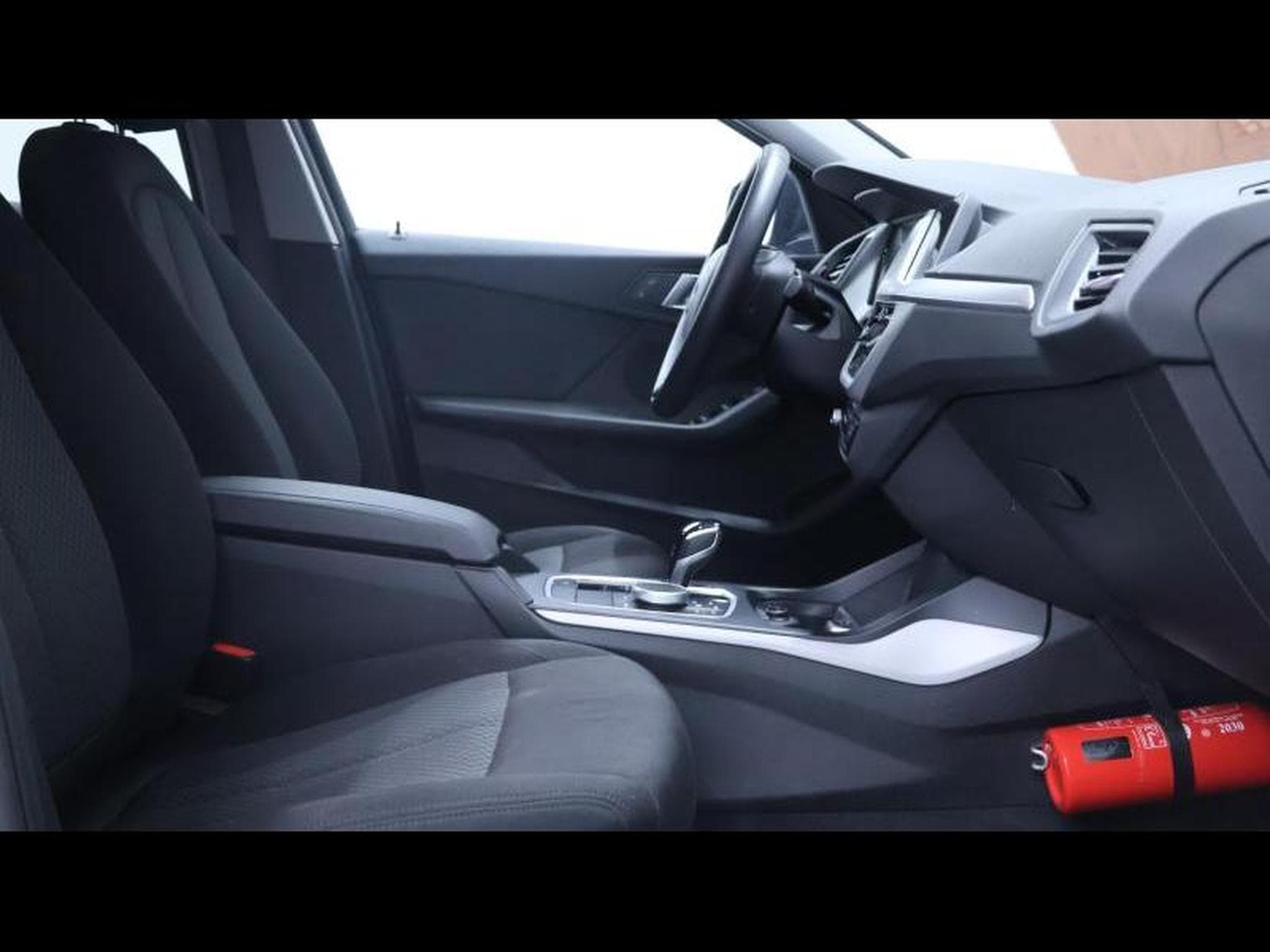 BMW 116 i steptronic hatch Advantage (2024) - Photo 11