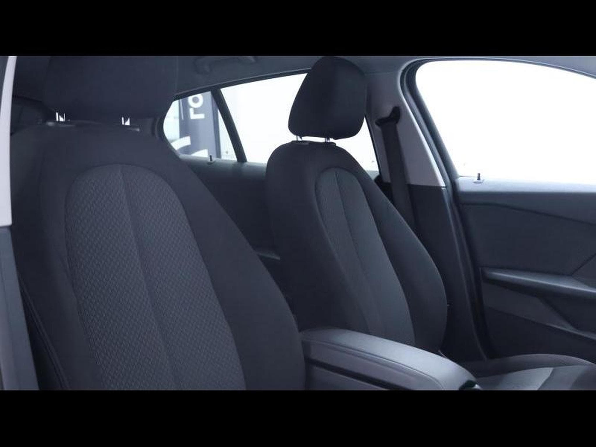BMW 116 i steptronic hatch Advantage (2024) - Photo 12