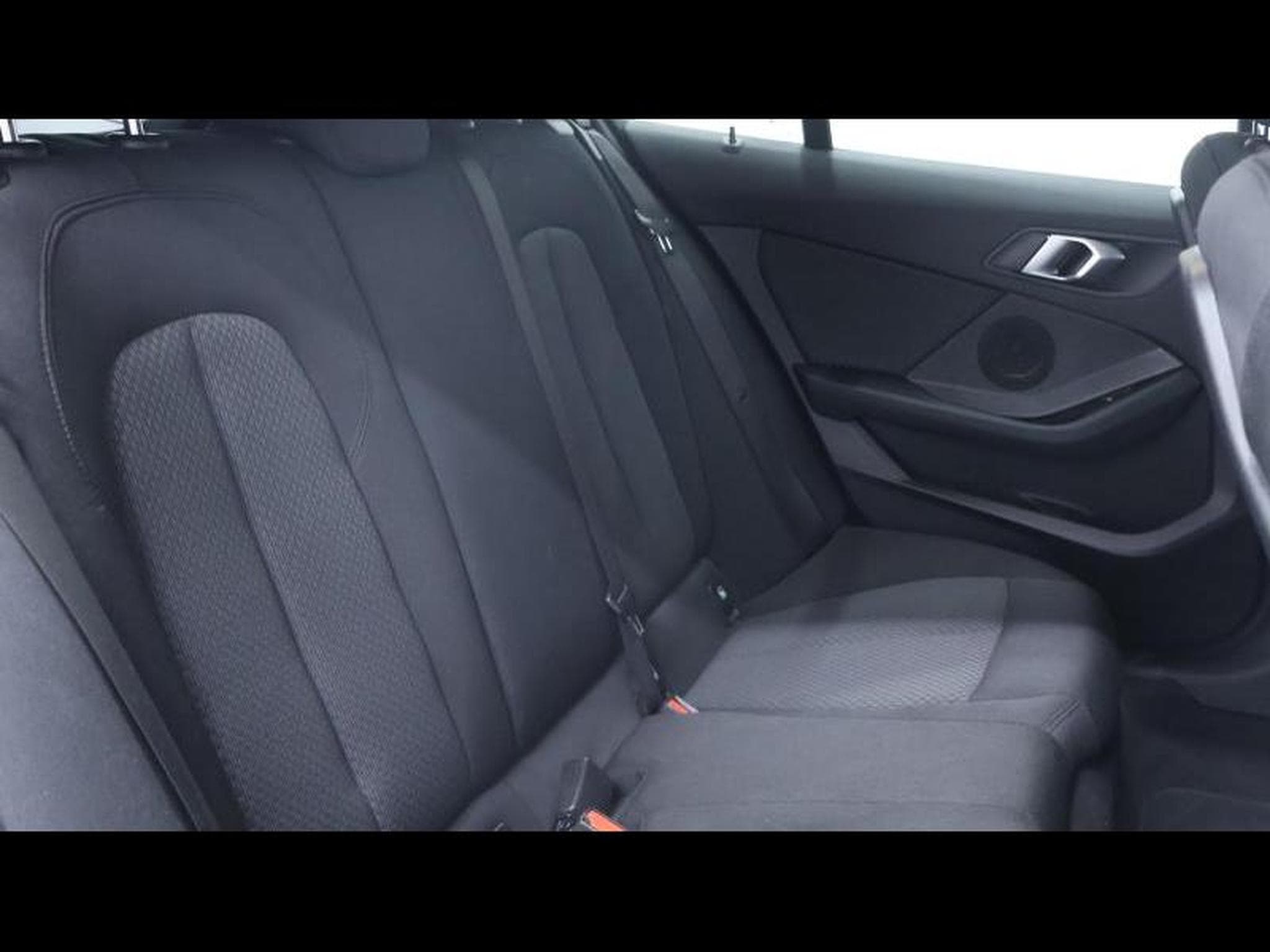 BMW 116 i steptronic hatch Advantage (2024) - Photo 14