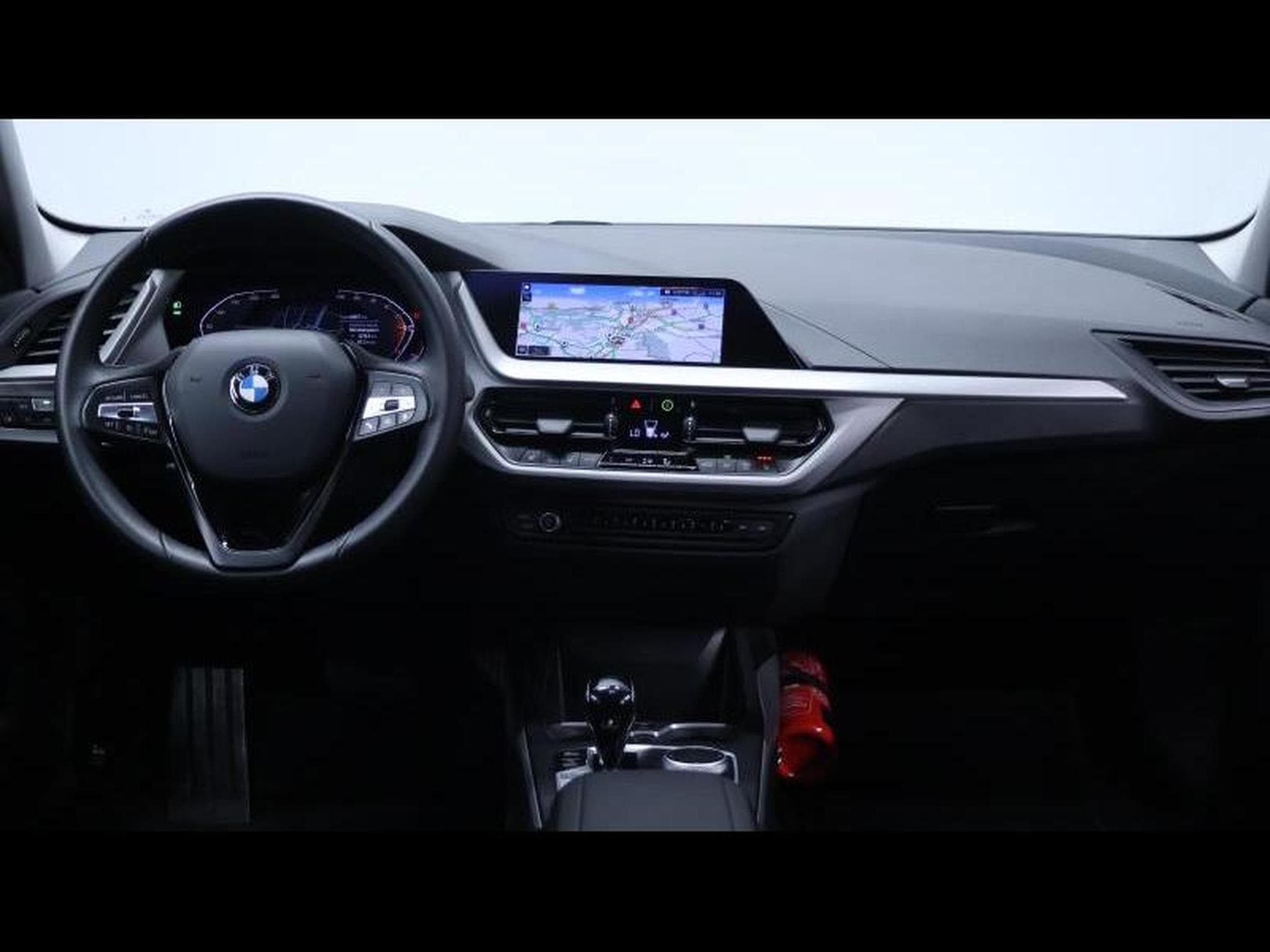 BMW 116 i steptronic hatch Advantage (2024) - Photo 15