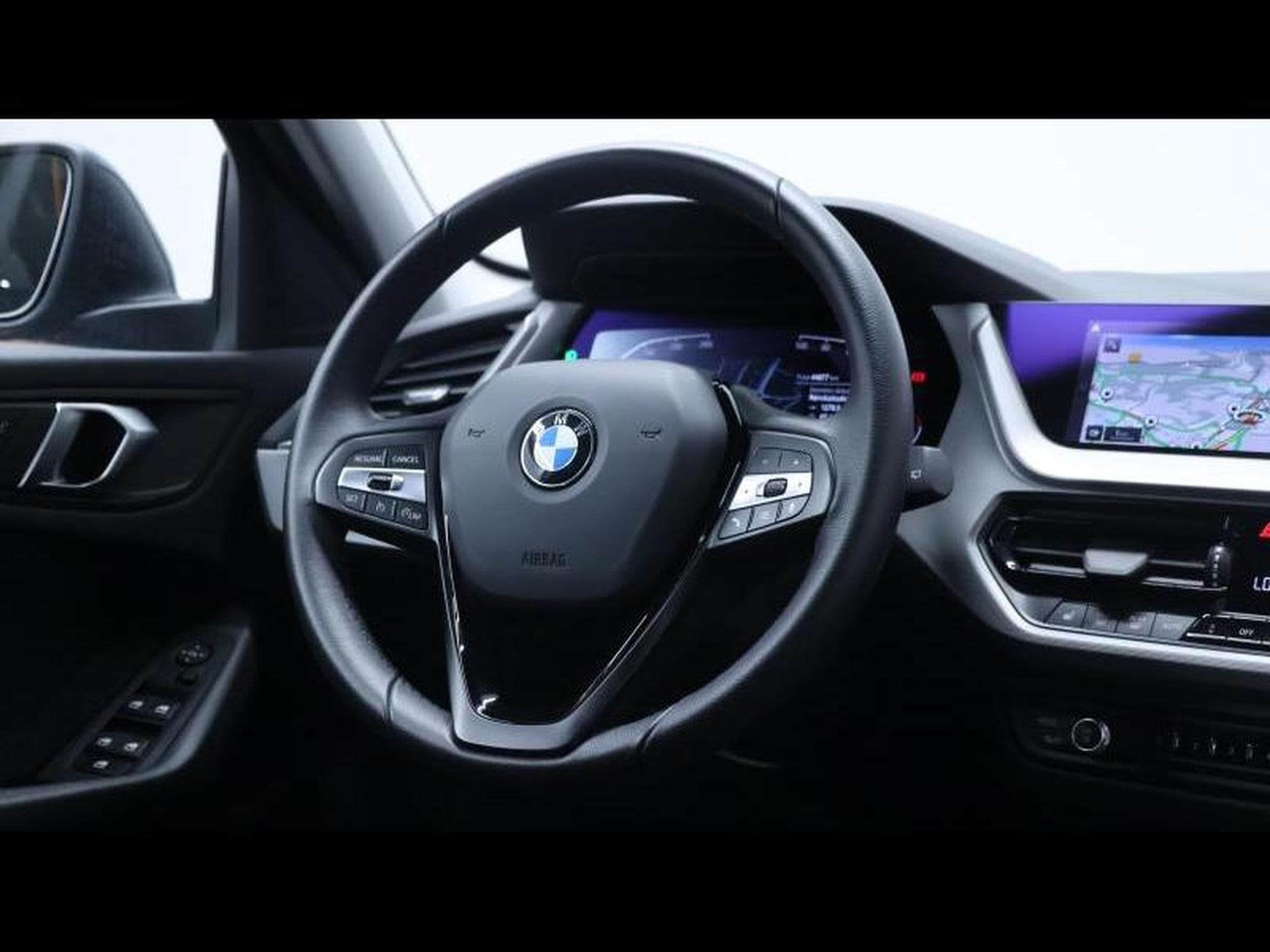 BMW 116 i steptronic hatch Advantage (2024) - Photo 16