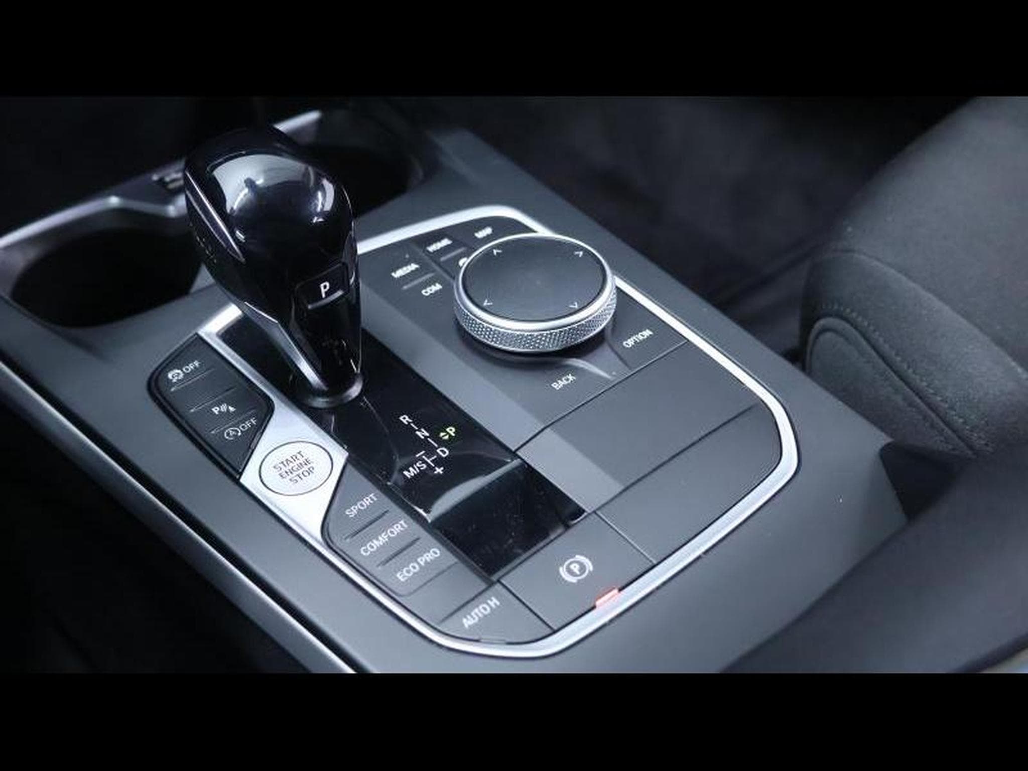 BMW 116 i steptronic hatch Advantage (2024) - Photo 19