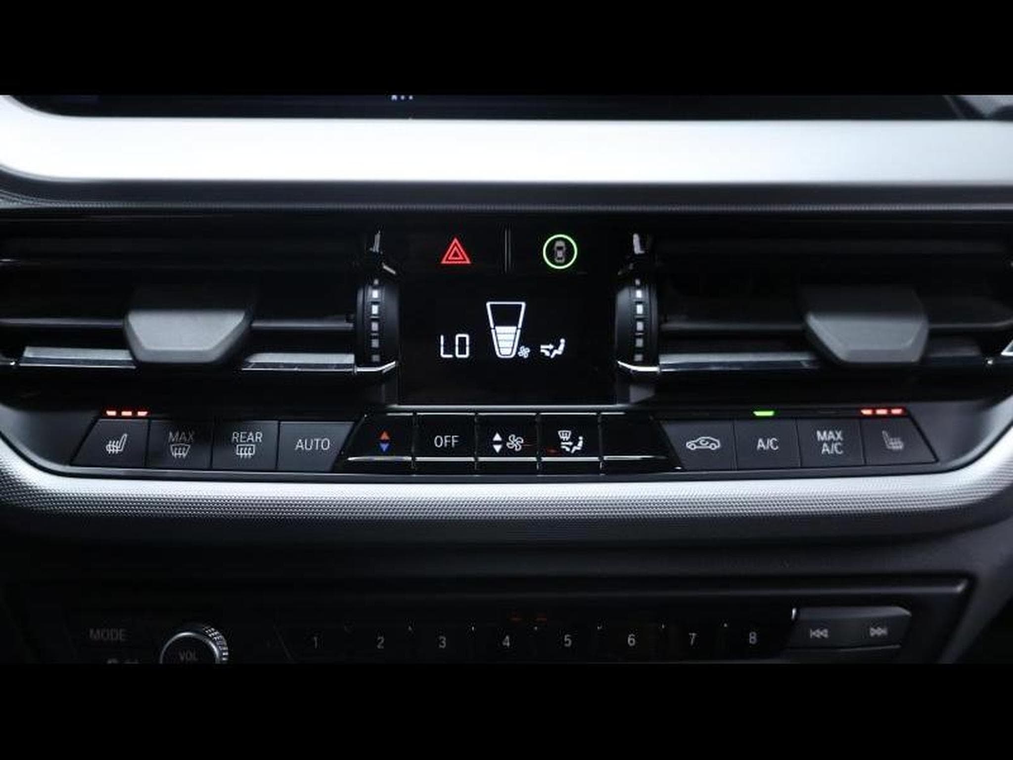 BMW 116 i steptronic hatch Advantage (2024) - Photo 20
