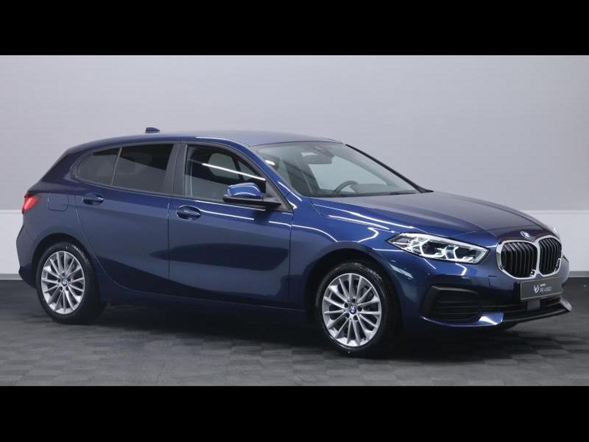 BMW 116 i steptronic hatch Advantage (2024) - Photo 3