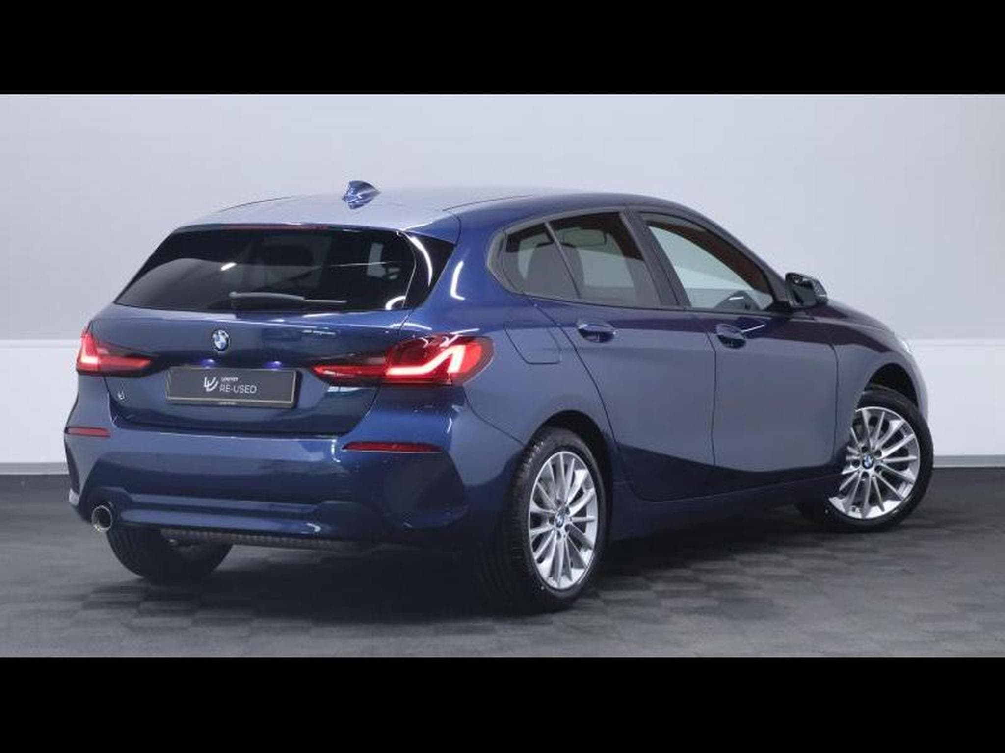 BMW 116 i steptronic hatch Advantage (2024) - Photo 5