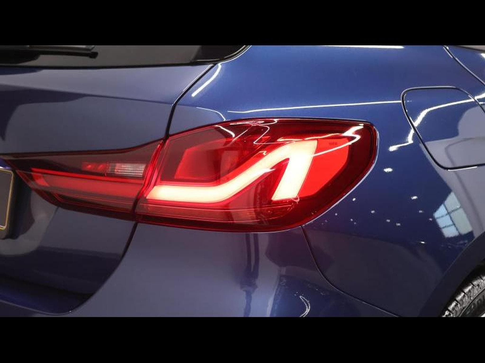 BMW 116 i steptronic hatch Advantage (2024) - Photo 9