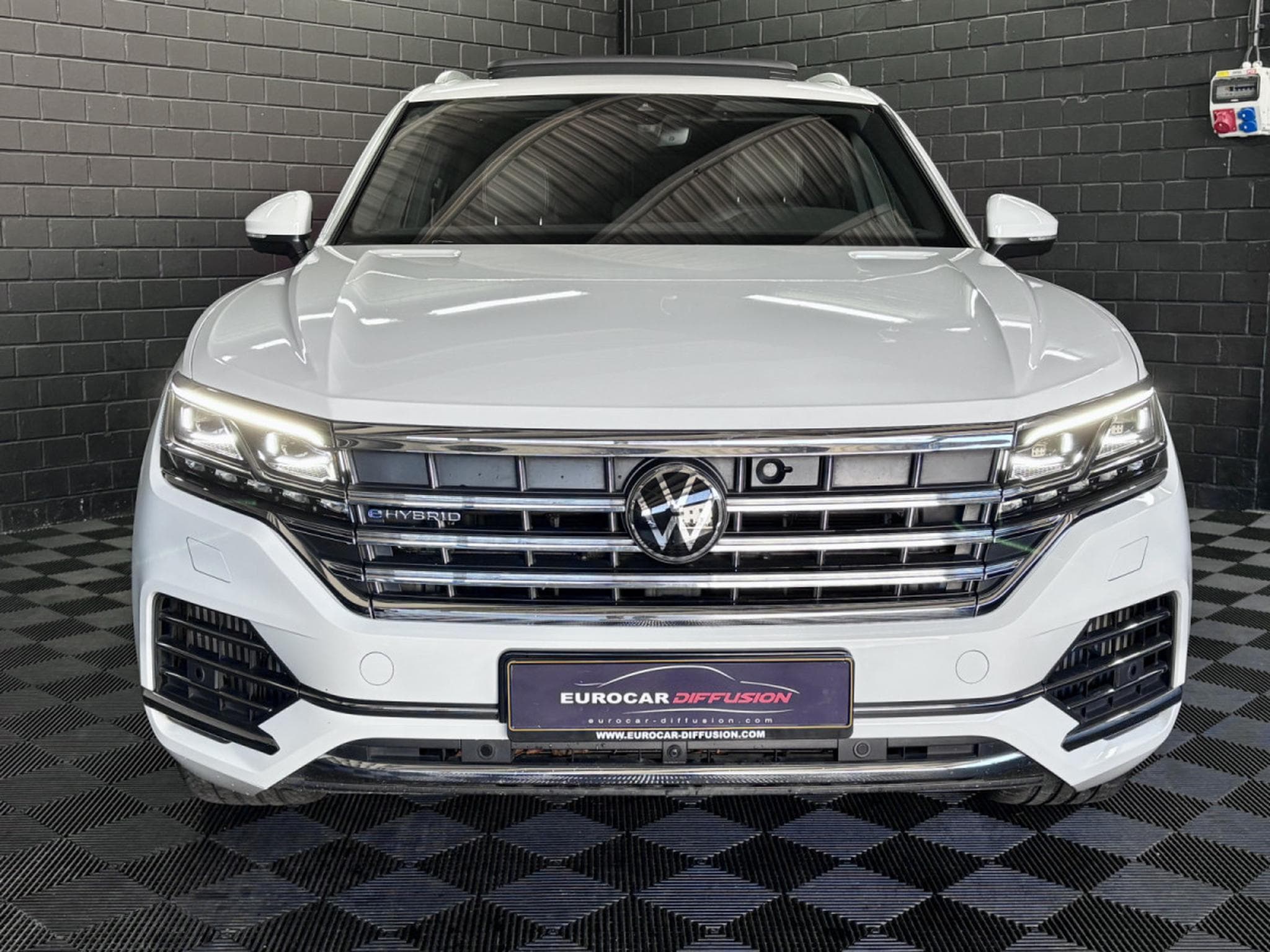 VW Touareg 3.0 TSi V6 eHybrid 4MOTION Elegance  381 CV (2022) - Photo 2