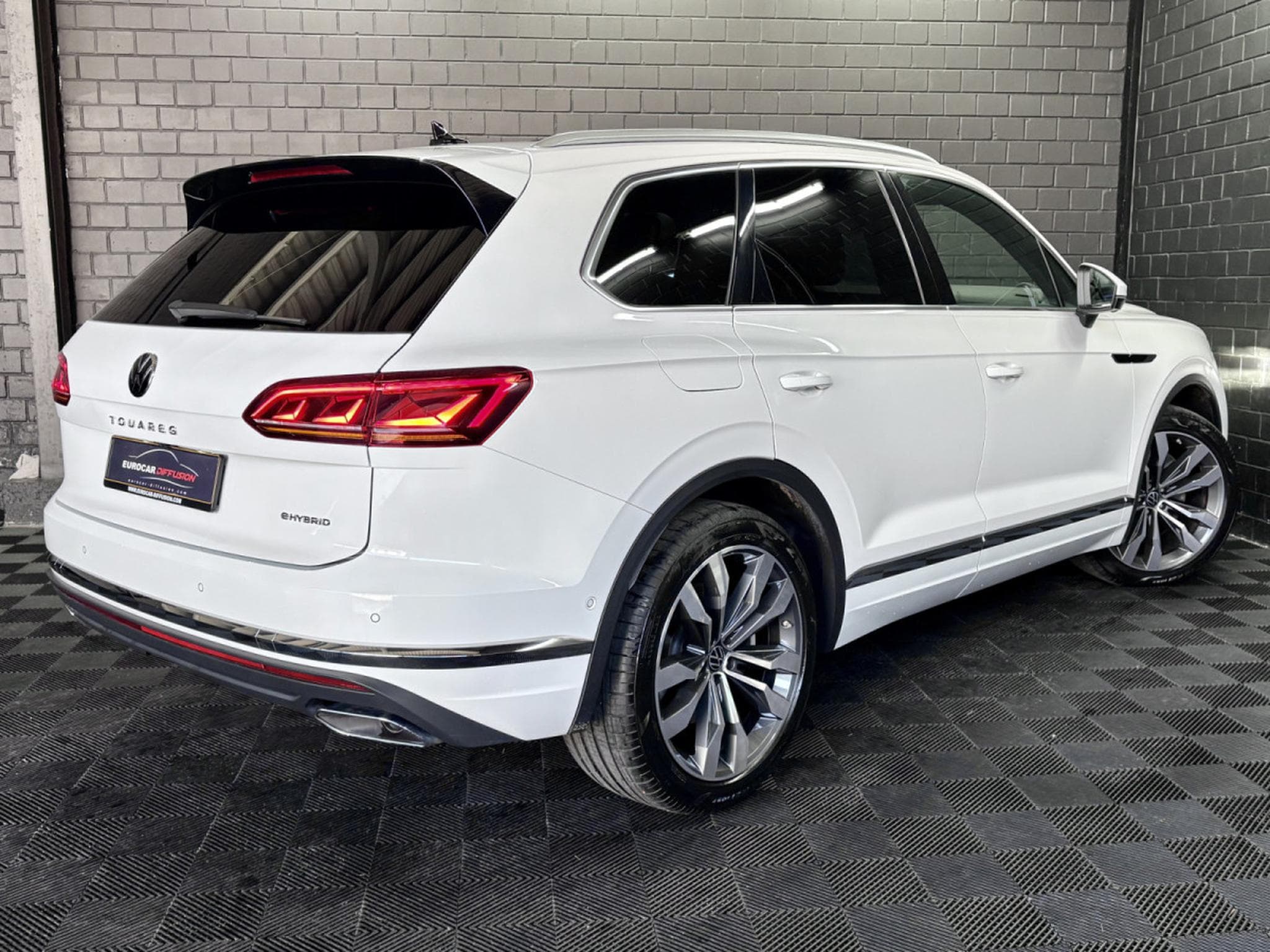 VW Touareg 3.0 TSi V6 eHybrid 4MOTION Elegance  381 CV (2022) - Photo 6