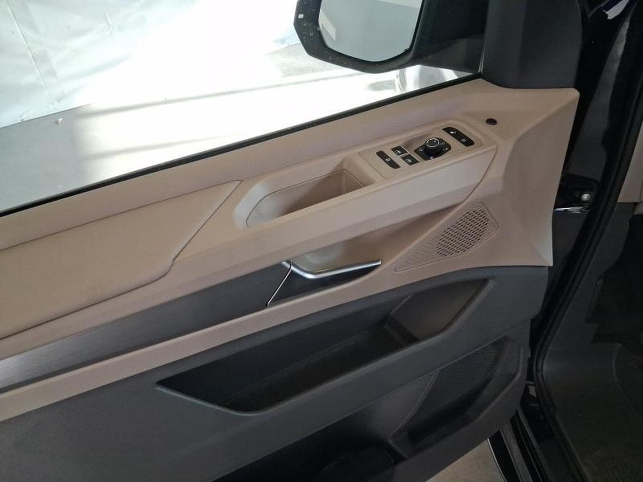 VW T7 Life LONG (2026) - Photo 10