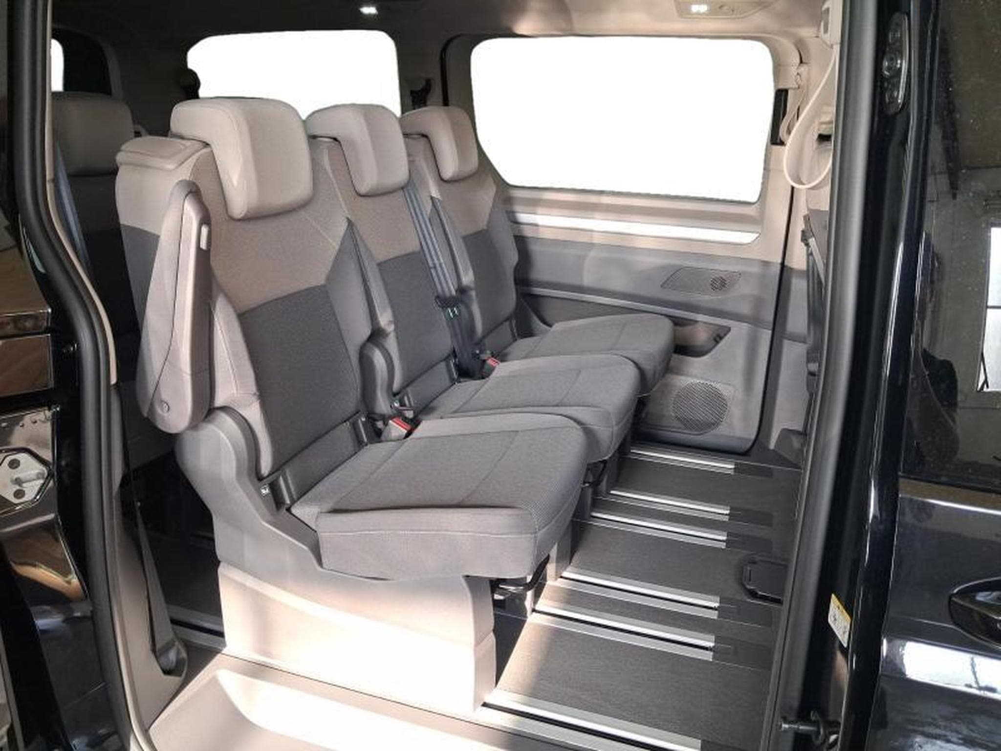 VW T7 Life LONG (2026) - Photo 15