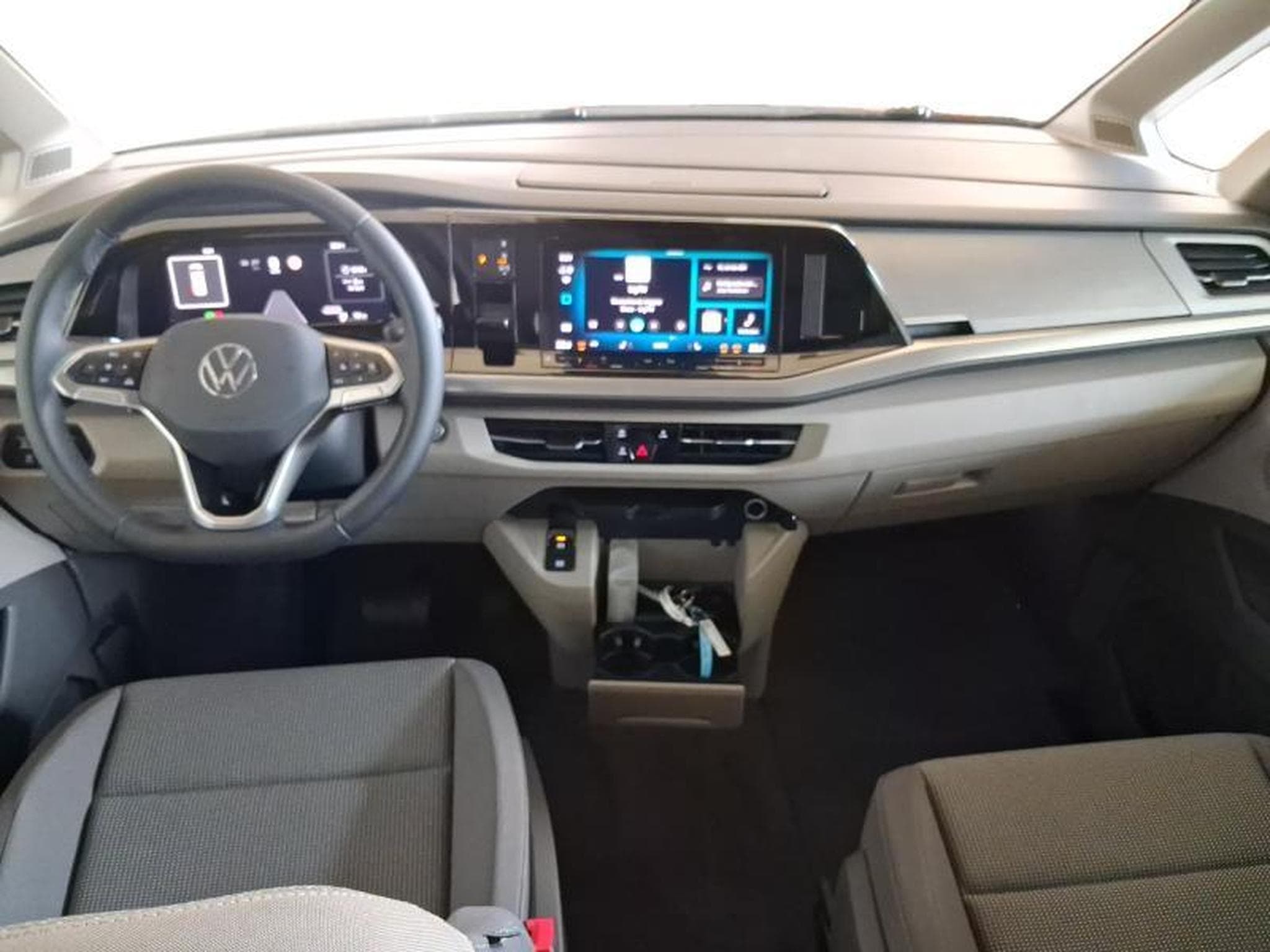 VW T7 Life LONG (2026) - Photo 2