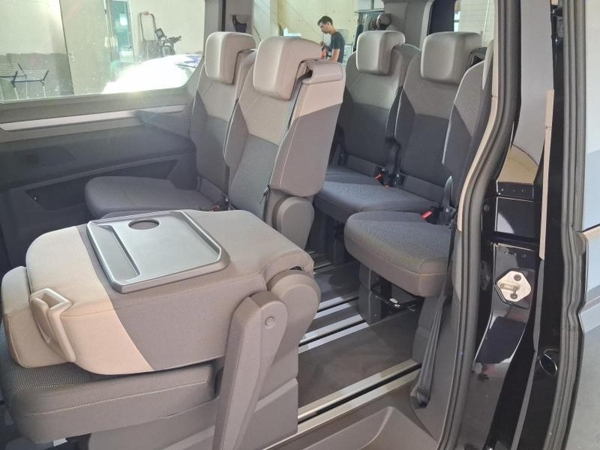 VW T7 Life LONG (2026) - Photo 5